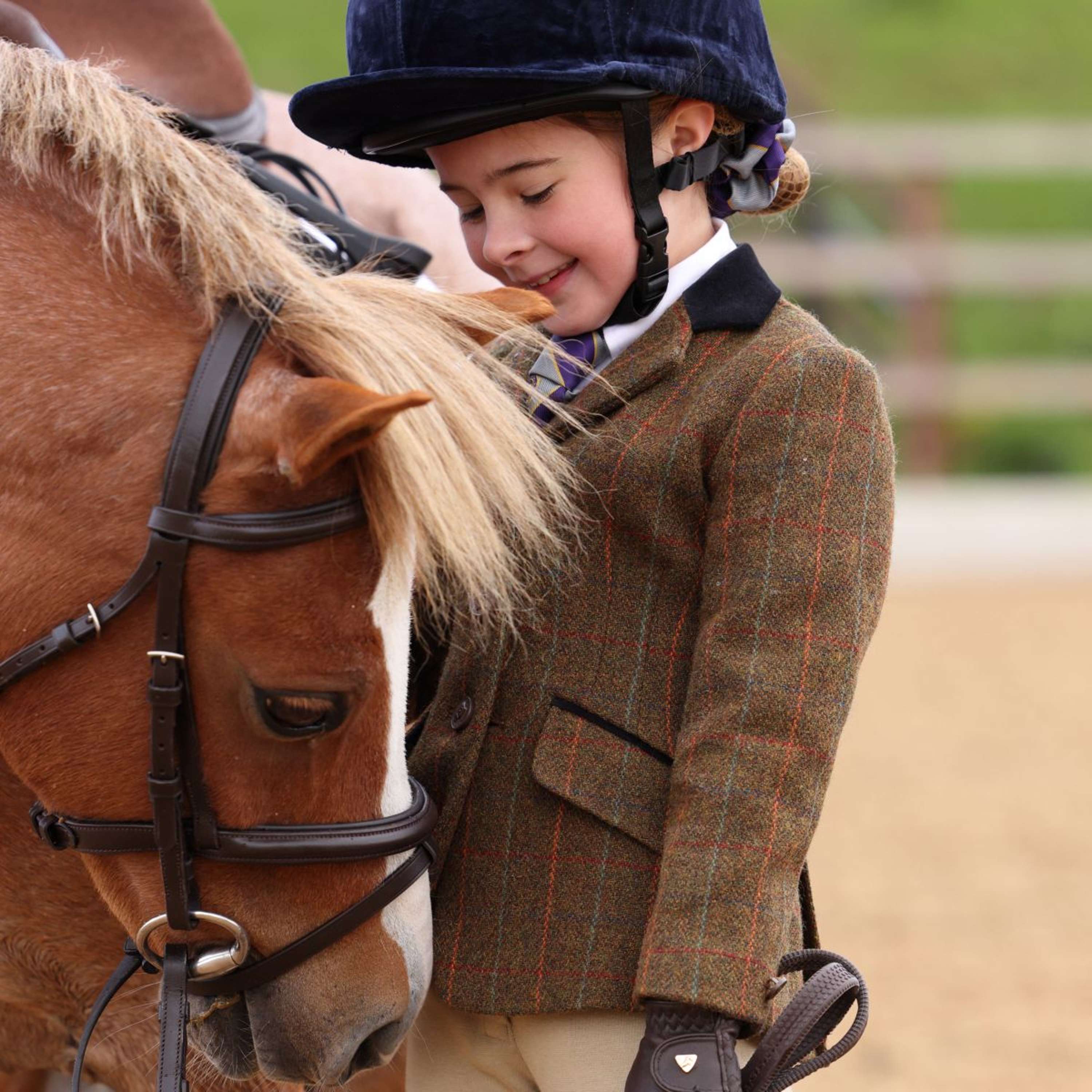 Aubrion by Shires Giacca da Competizione Saratoga Bambini Ruggine Check - Image 9