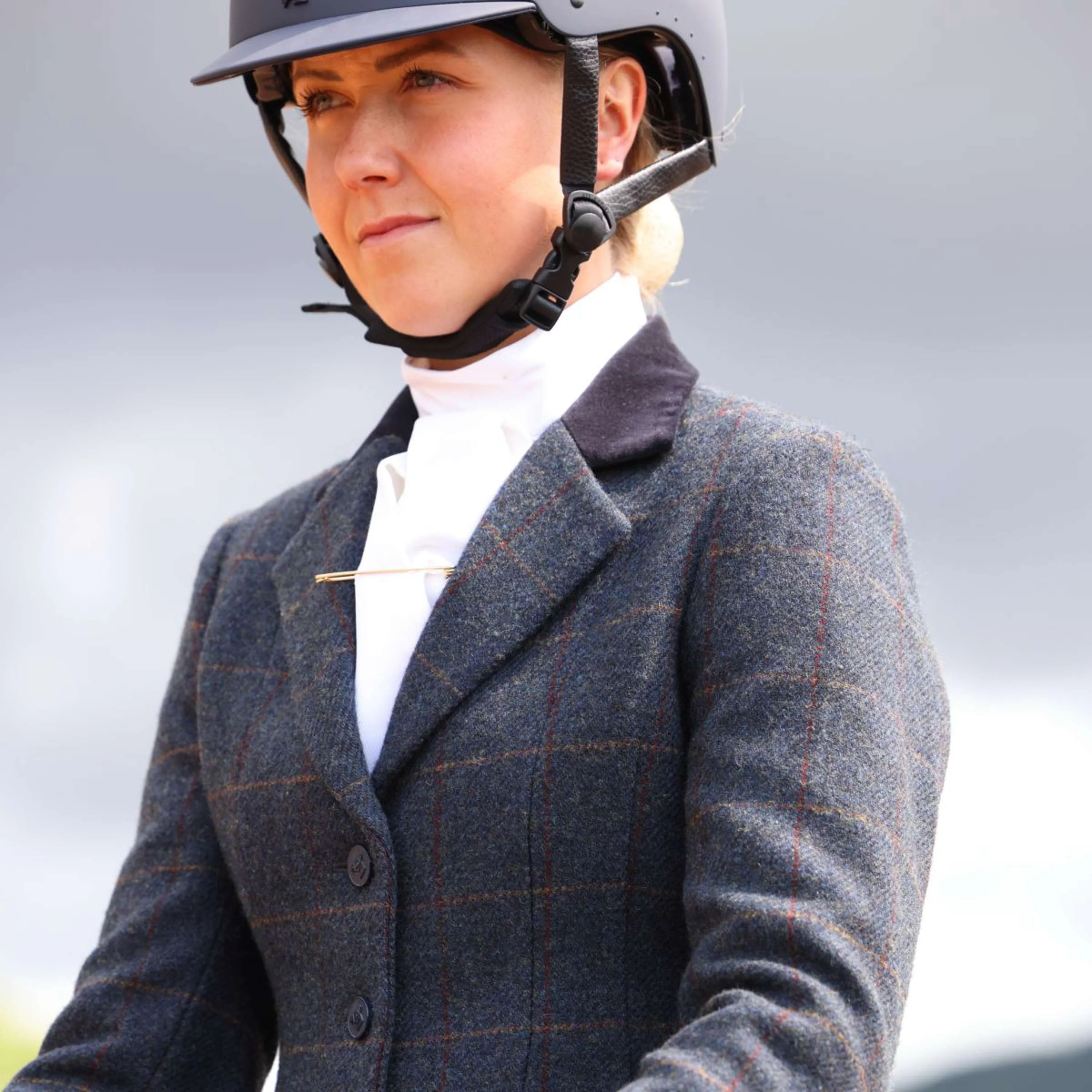 Aubrion by Shires Giacca da Competizione Saratoga Juniper Navy Check - Image 4