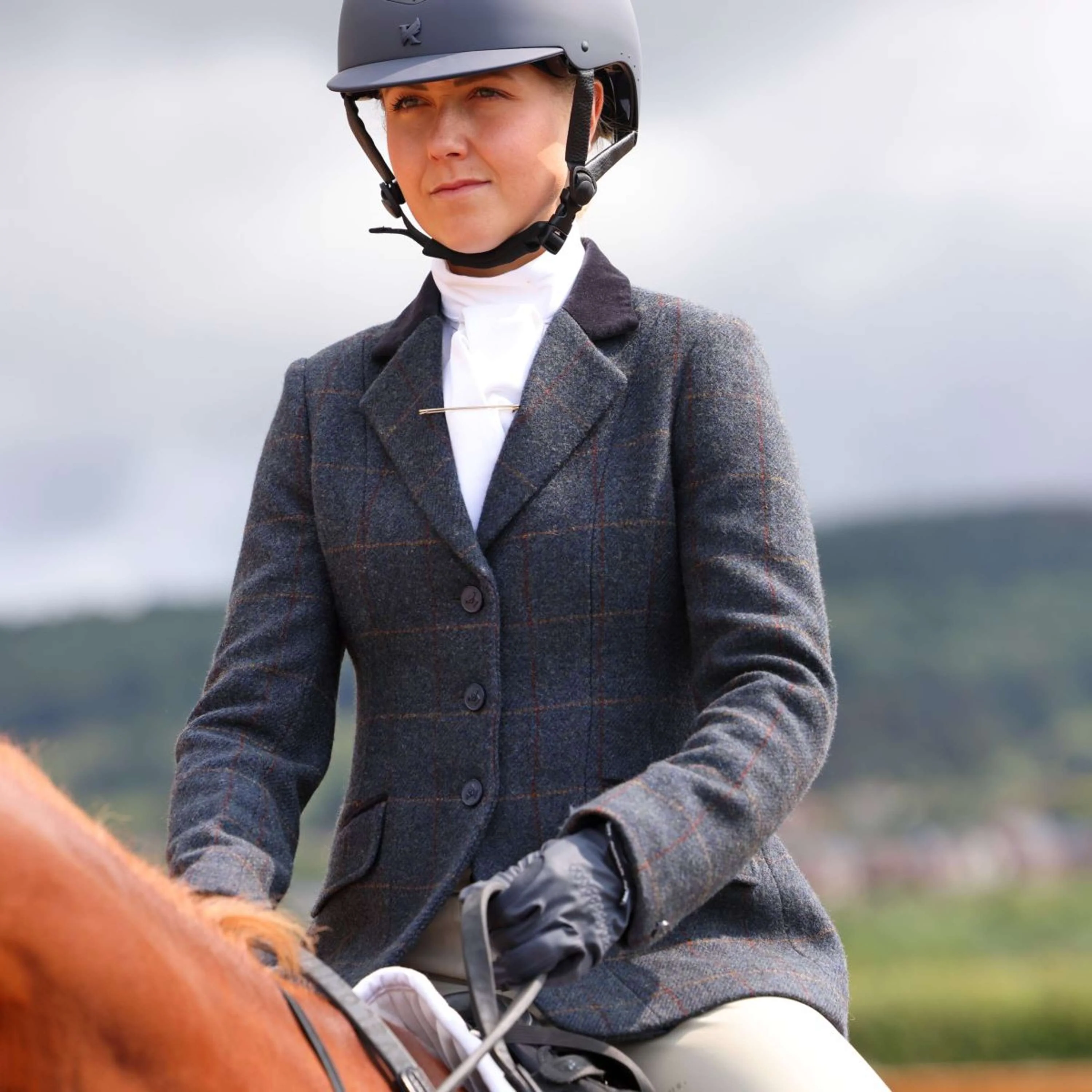 Aubrion by Shires Giacca da Competizione Saratoga Juniper Navy Check - Image 5