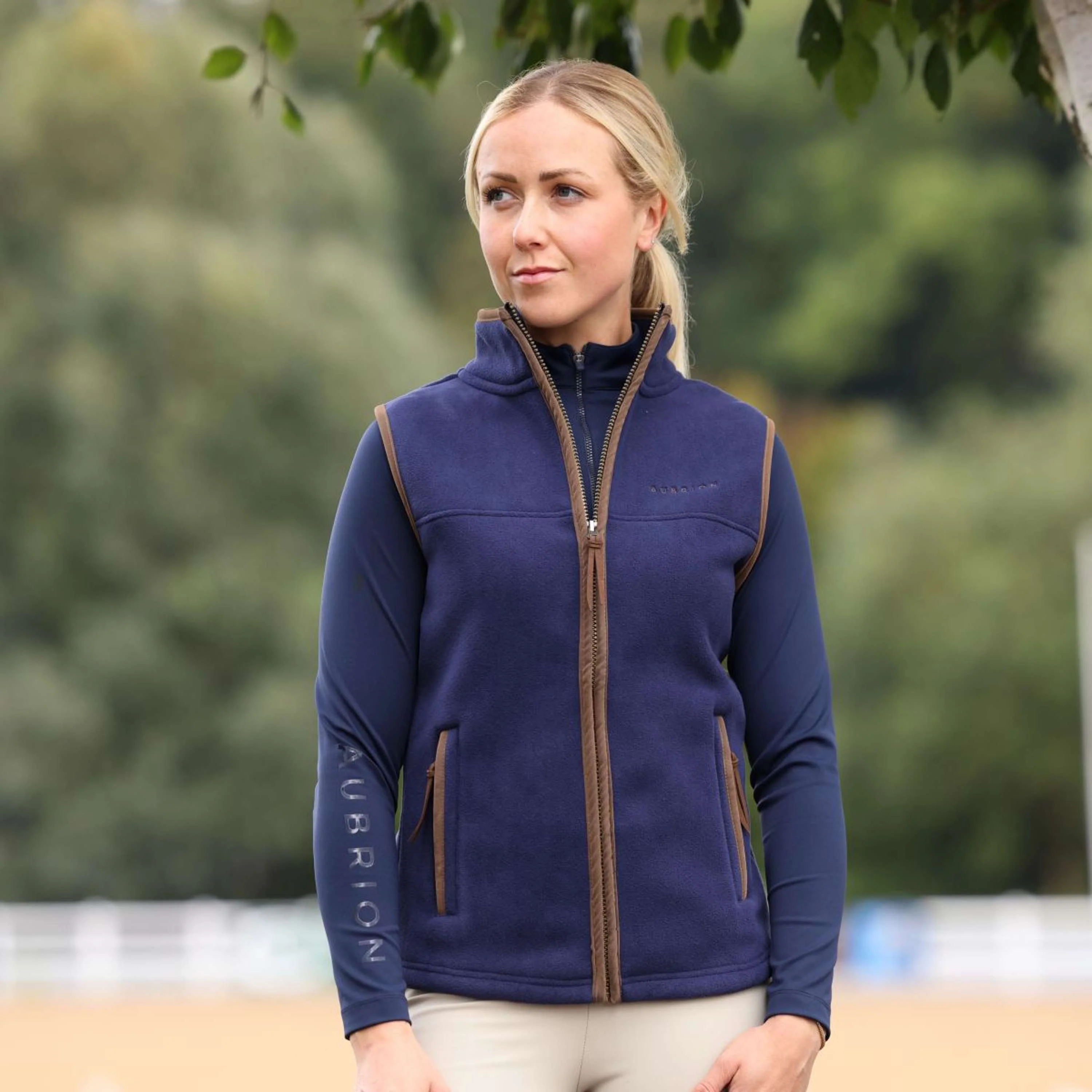 Aubrion by Shires Gilet Original Fleece Navy - Image 5