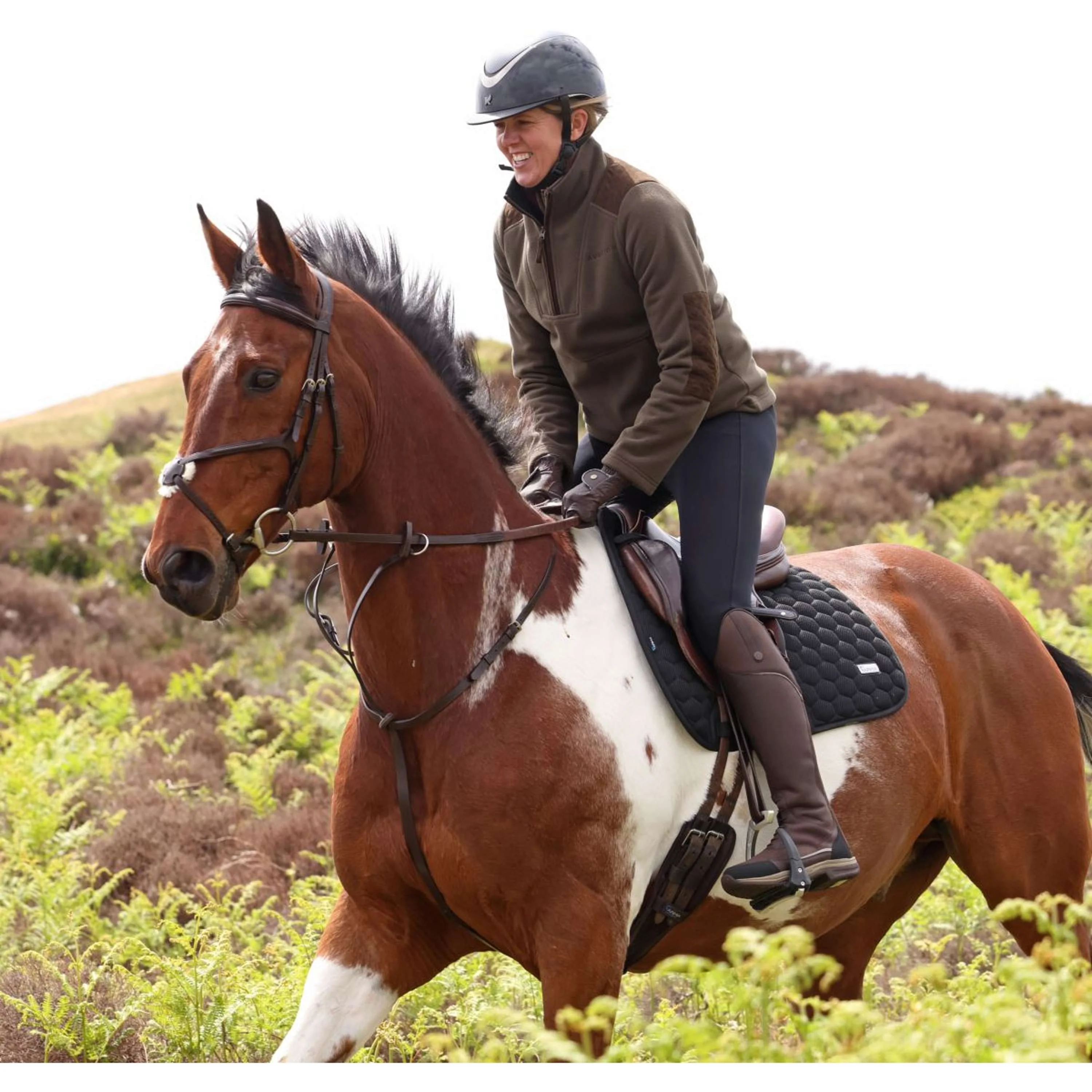 Aubrion by Shires Maglione Heritage Fleece Oliva scura - Image 13
