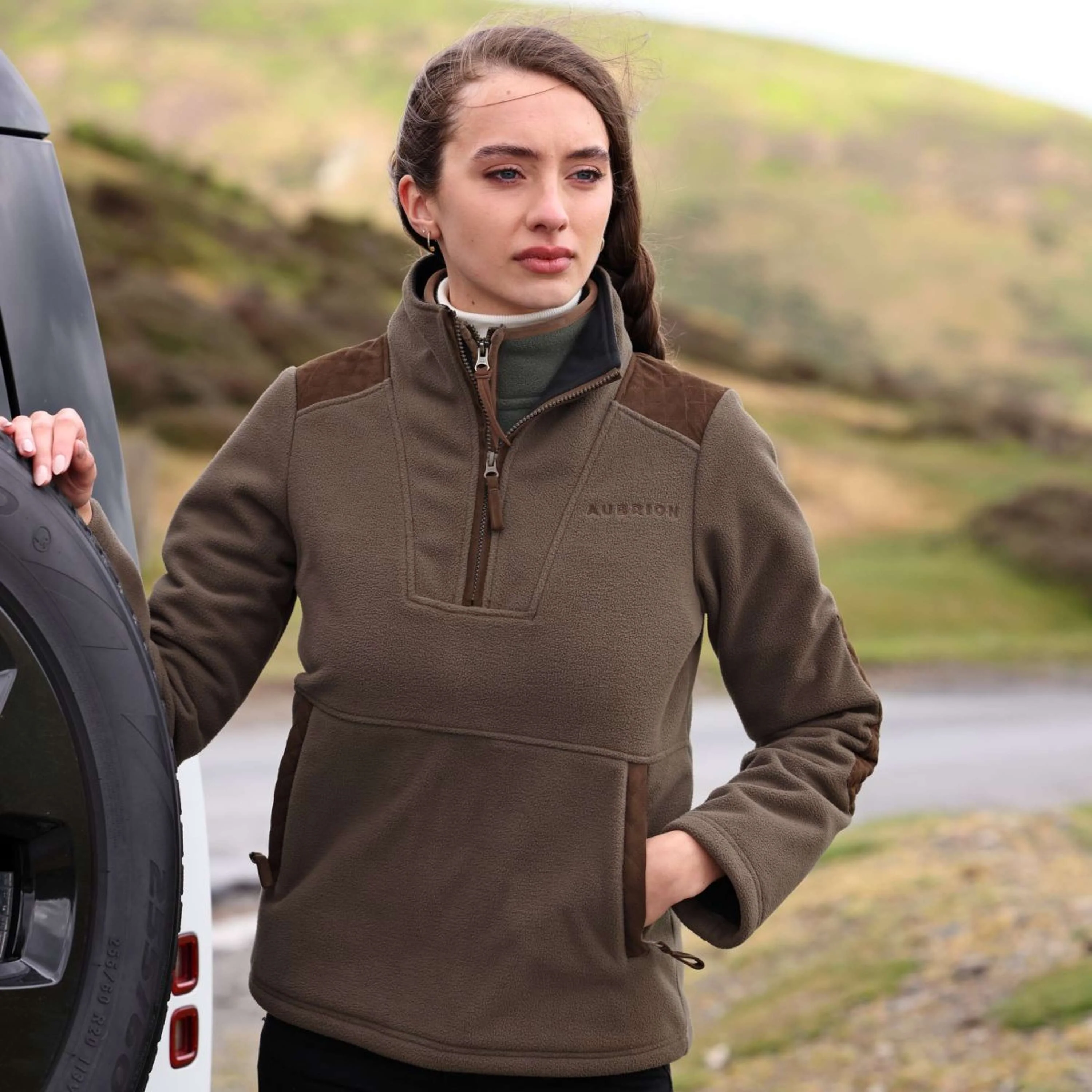 Aubrion by Shires Maglione Heritage Fleece Oliva scura - Image 21