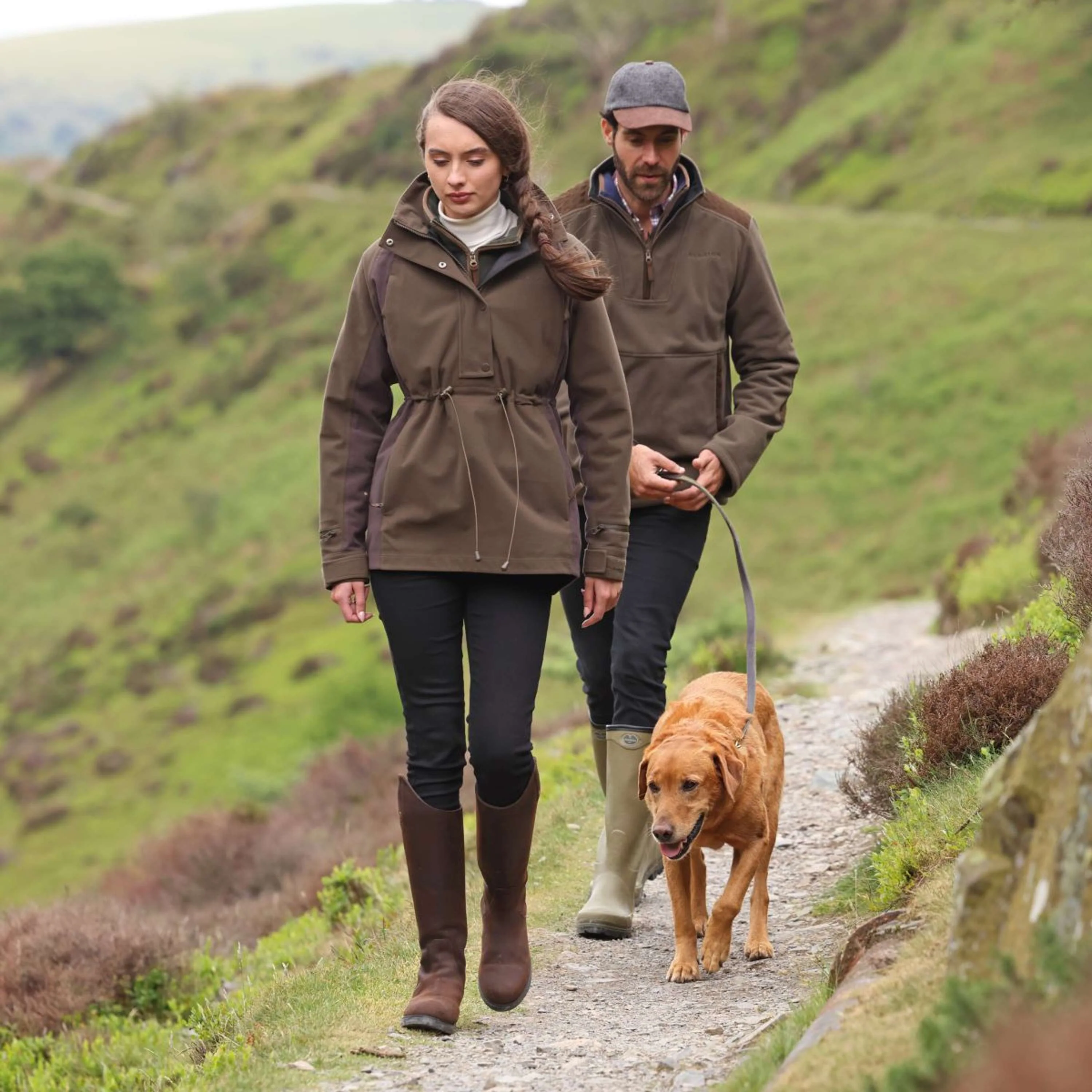 Aubrion by Shires Pullover Heritage Oliva scura - Image 2