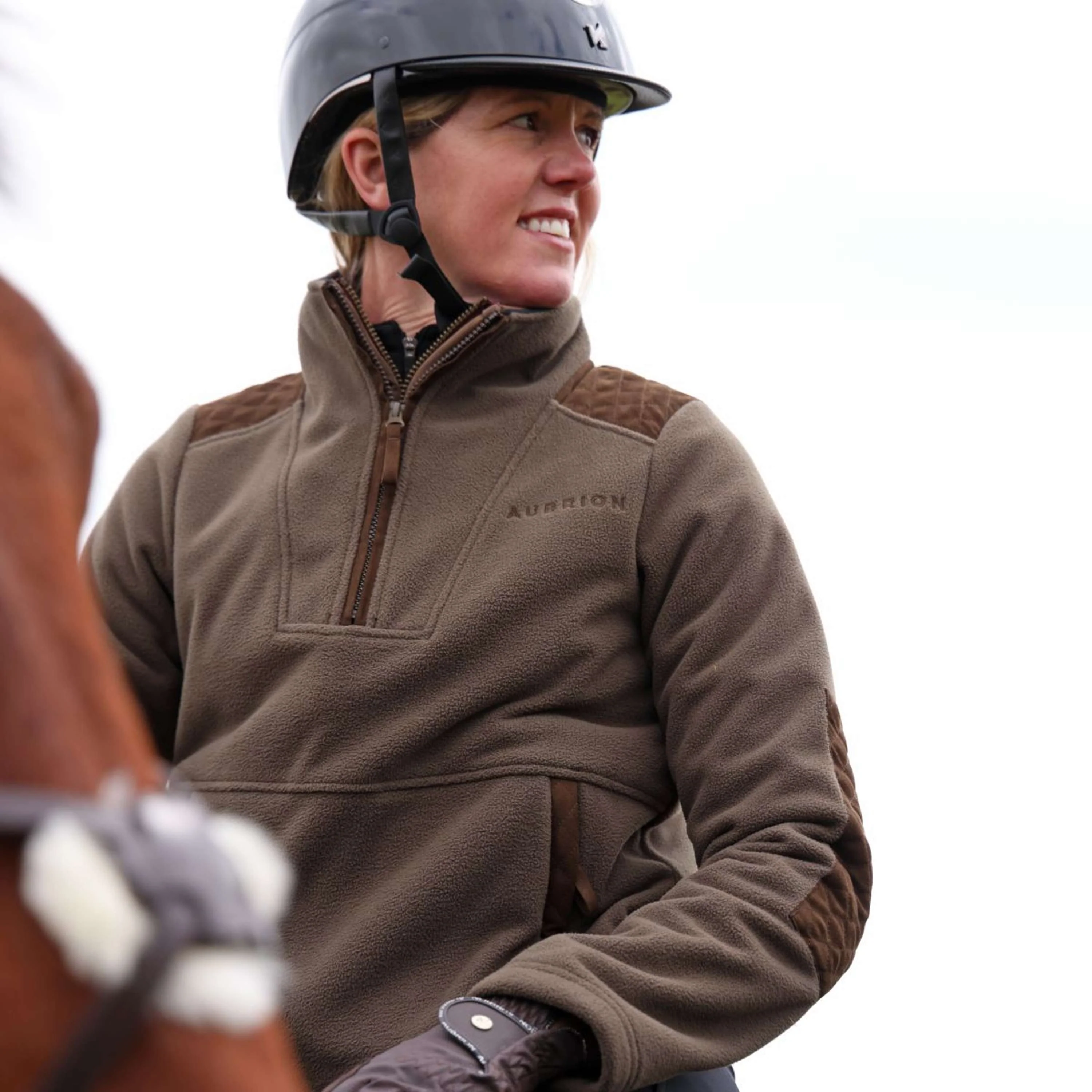 Aubrion by Shires Maglione Heritage Fleece Oliva scura - Image 50