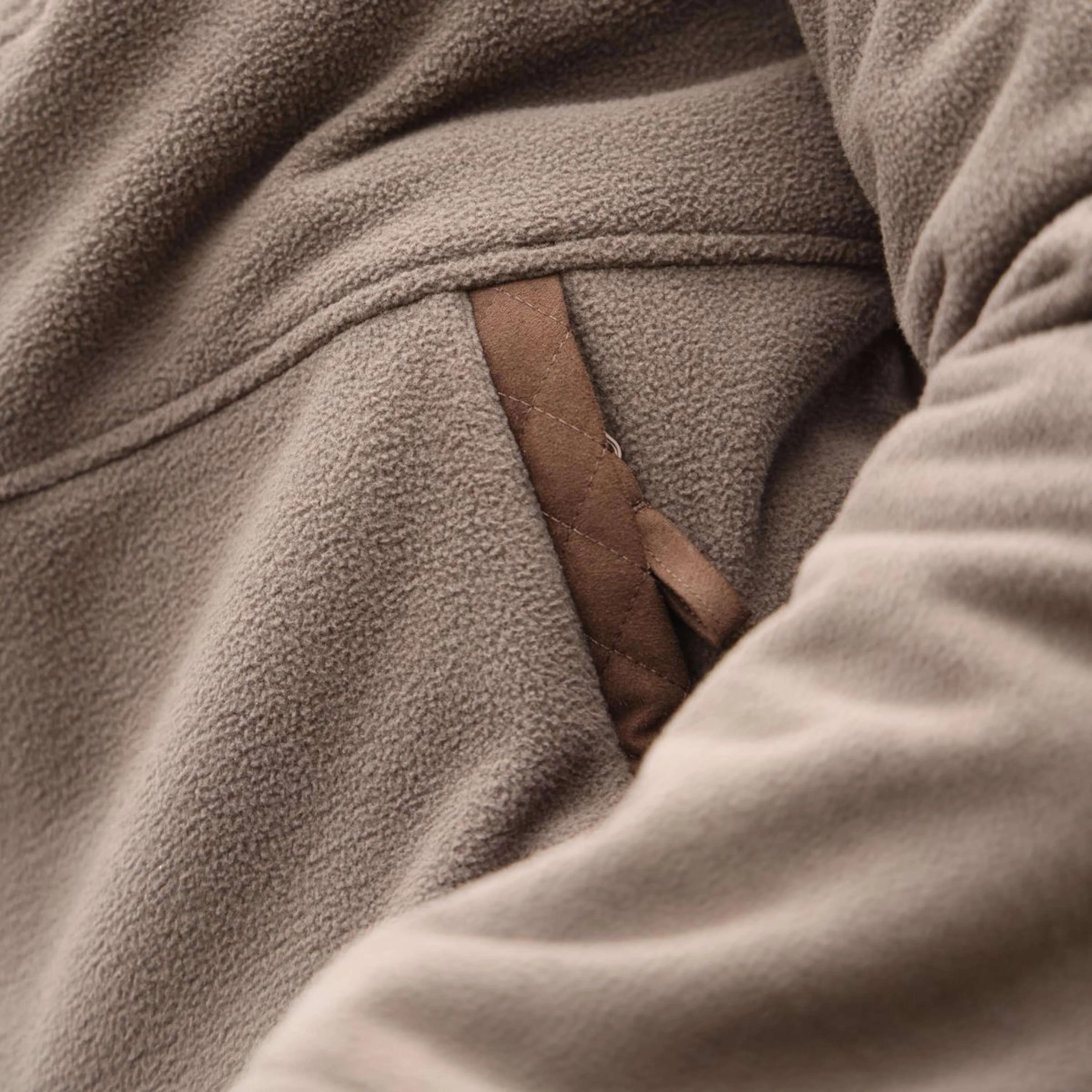 Aubrion by Shires Maglione Heritage Fleece Oliva scura - Image 8