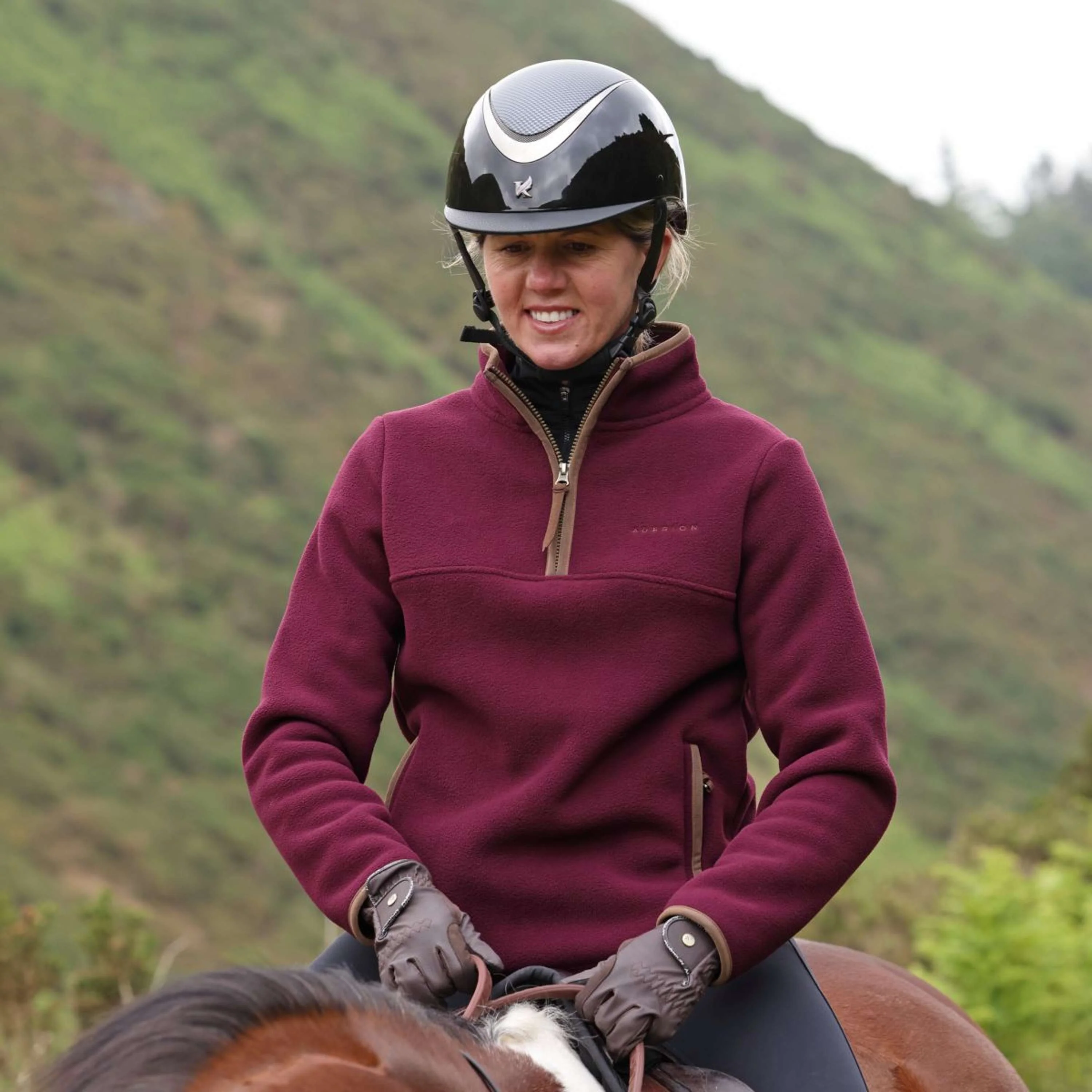 Aubrion by Shires Maglione Original Fleece Maroon - Image 3