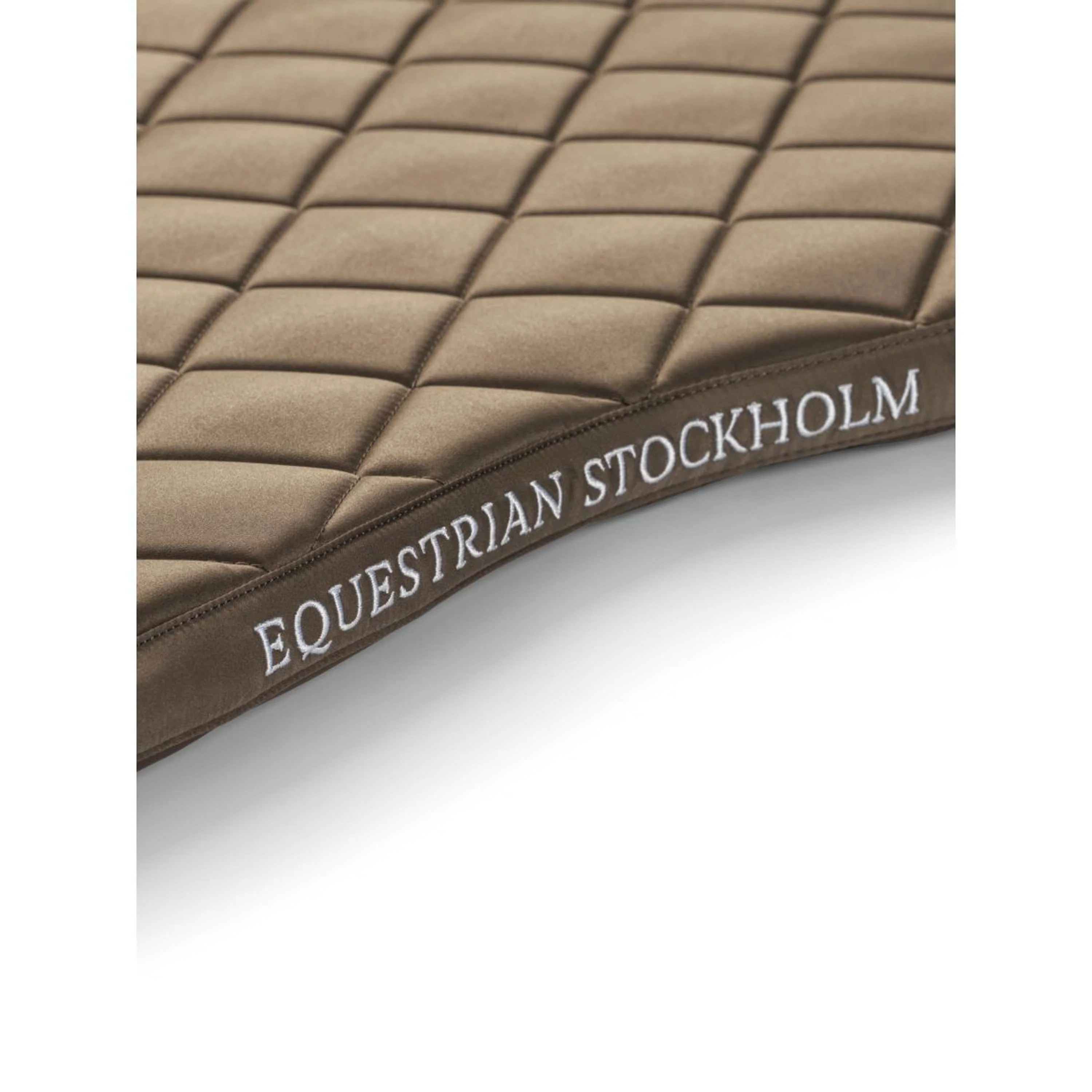 Equestrian Stockholm Sottosella Line saltando Champagne - Image 8