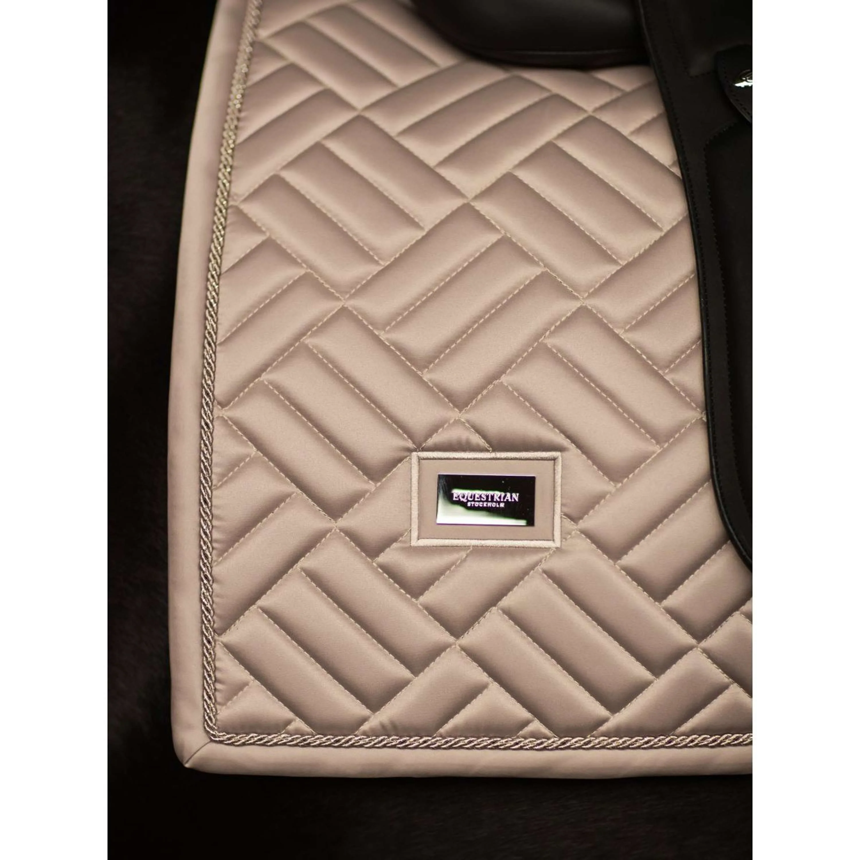 Equestrian Stockholm Sottosella Modern Dressage Sand - Image 3