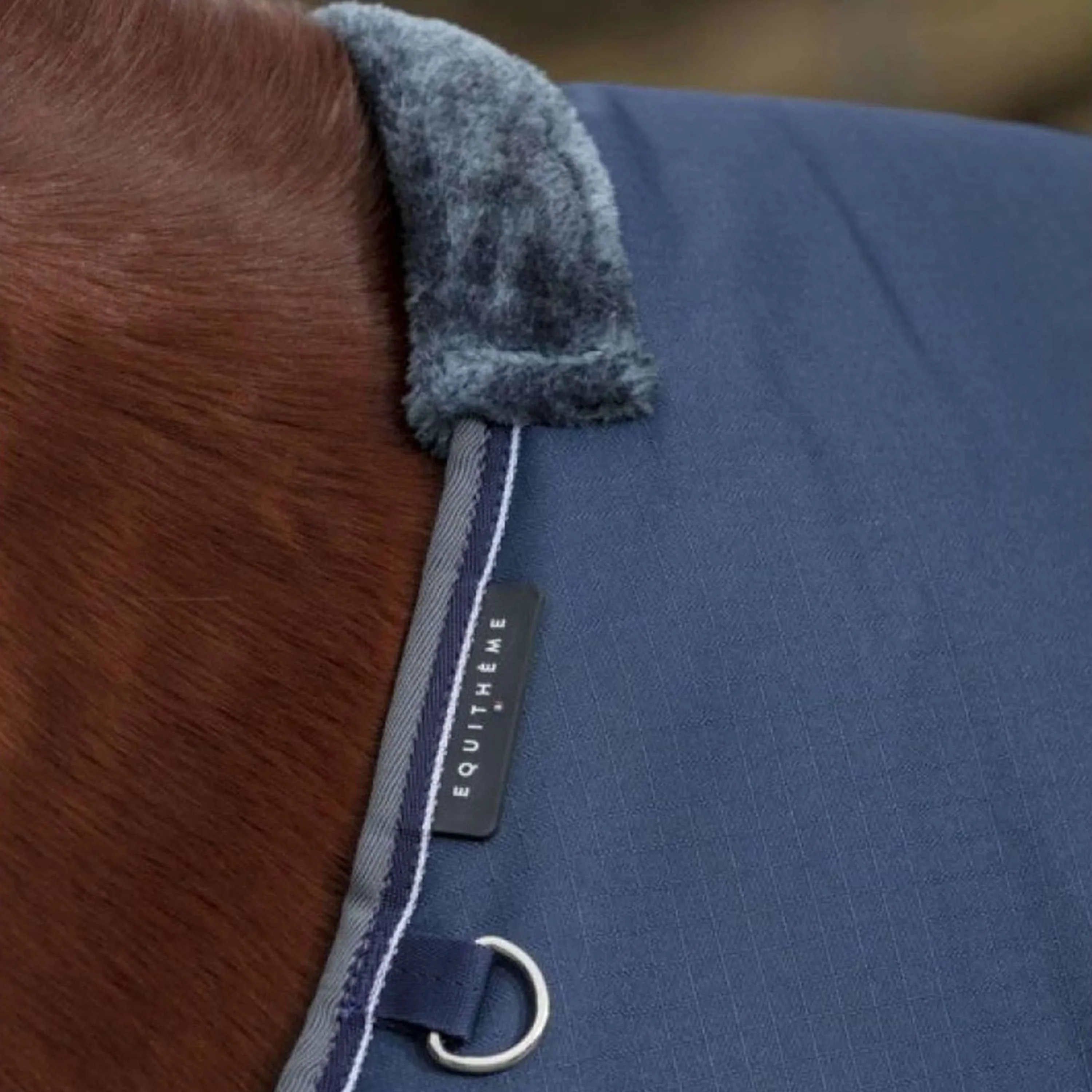 EQUITHÈME Coperta Impermeabile Tyrex 600D Punti blu scuro/grigi - Image 4