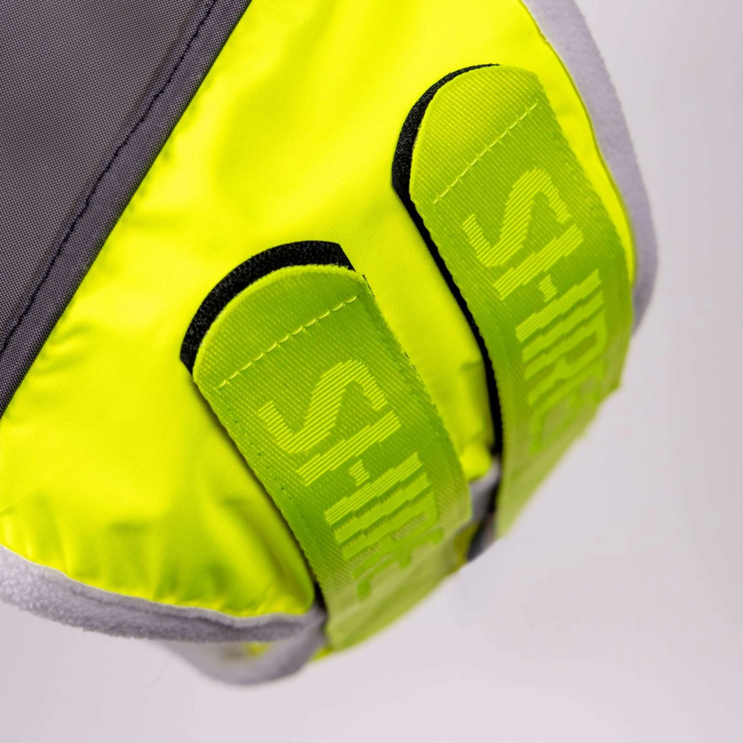 FlyGuard by Shires Maschera per Mosche Pro Hi-Viz Fine Mesh con Orecchie e Naso Giallo fluo - Image 3