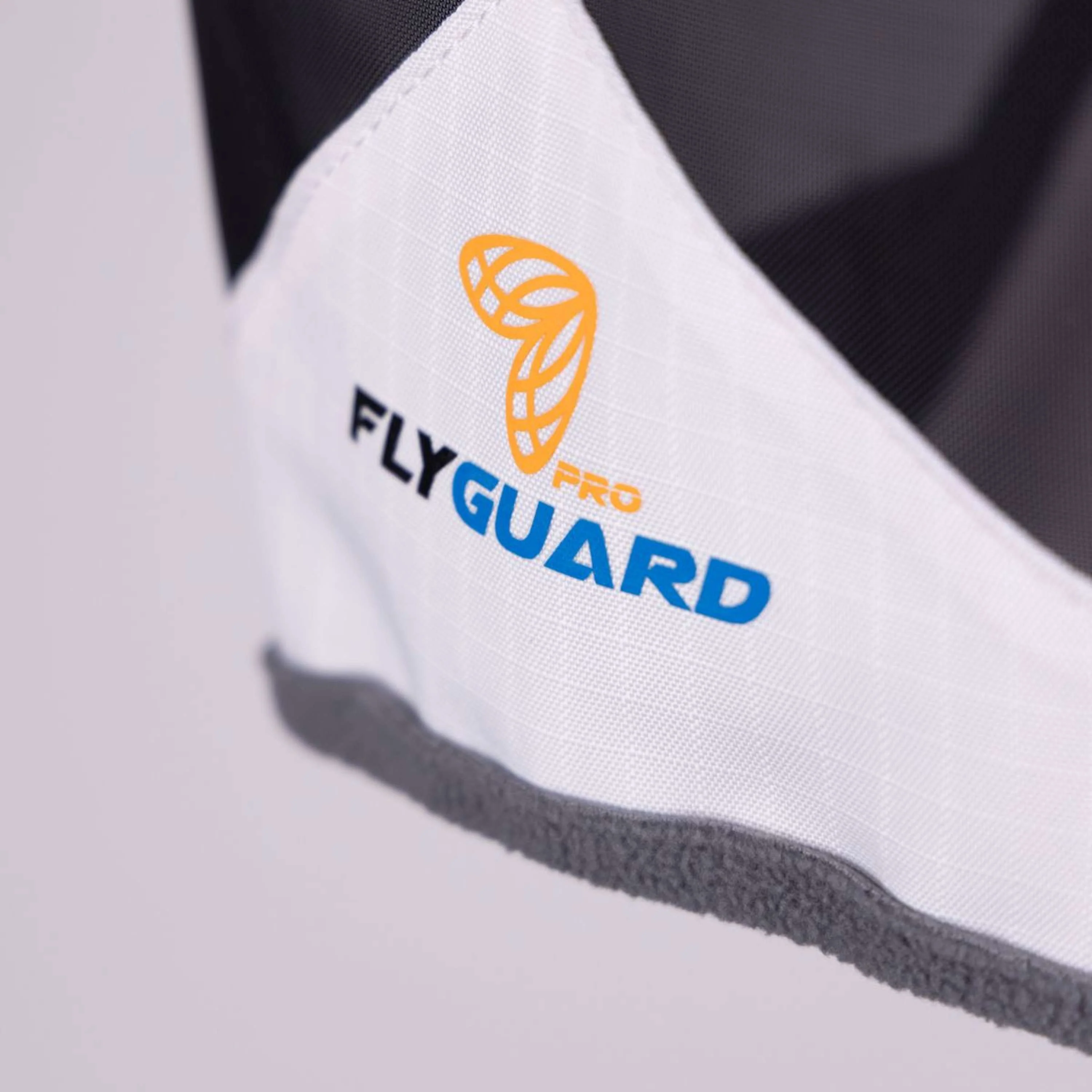 FlyGuard by Shires Maschera per Mosche Pro Sun Shade con Orecchie Bianco - Image 3