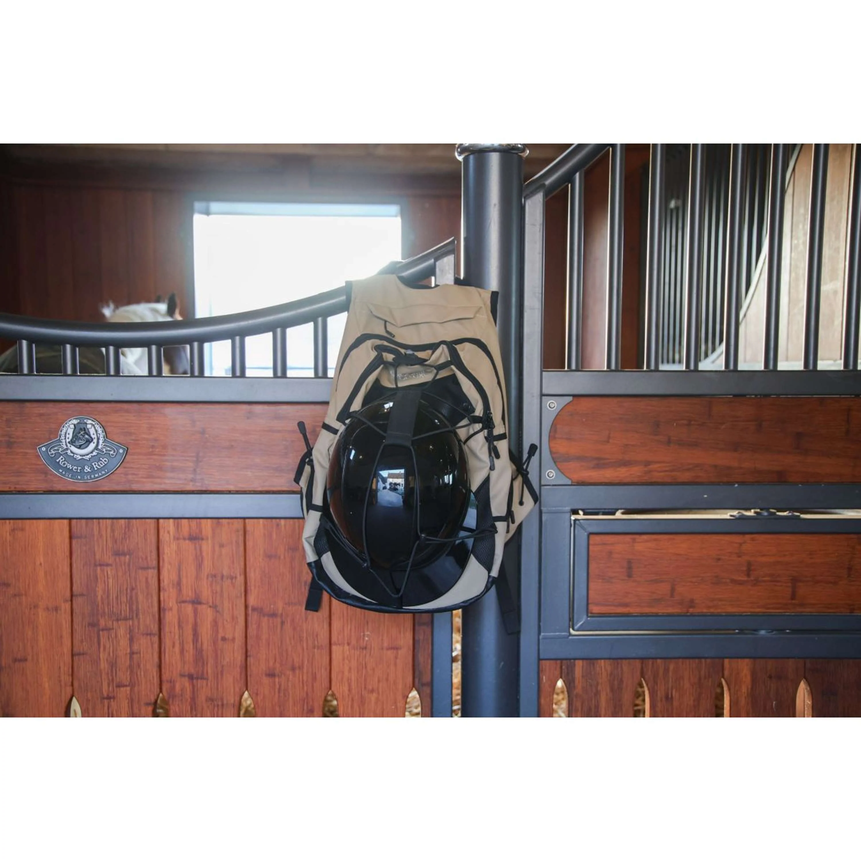 Grooming Deluxe by Kentucky Grooming Backpack Beige - Image 10