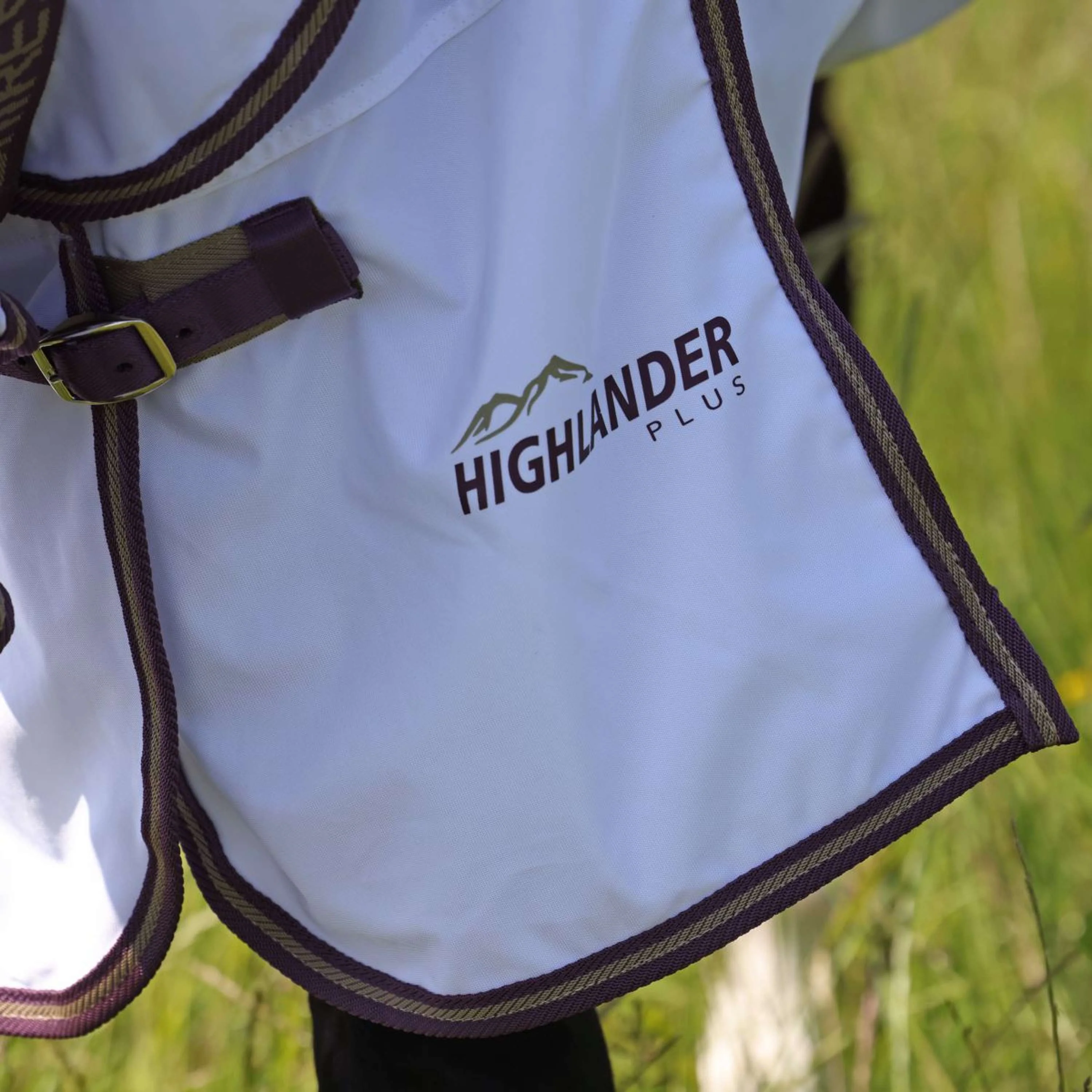 Highlander Plus by Shires Coperta Antimosche Combo Bianco/Black Cherry - Image 6