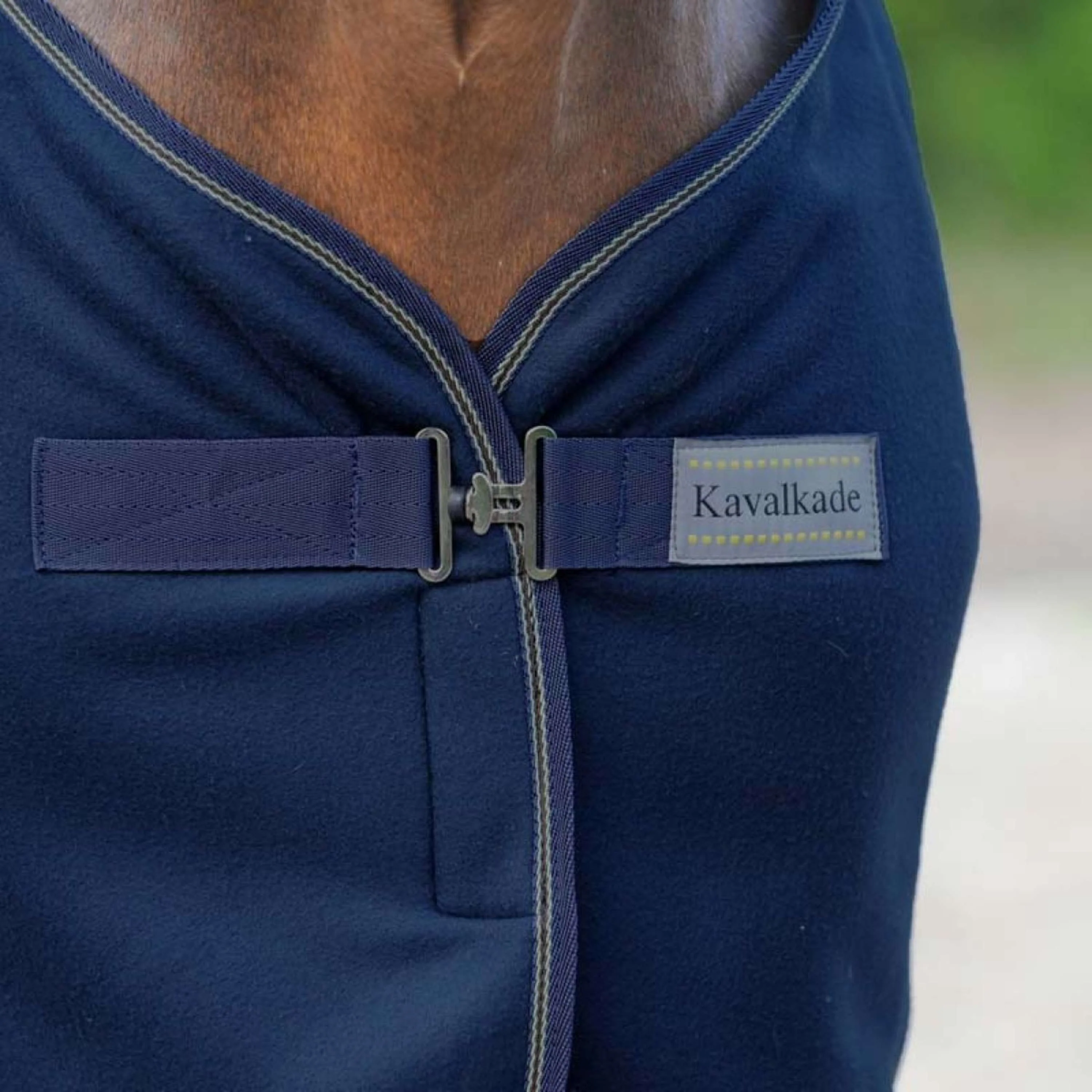 Kavalkade Coperta in Pile Rinfrescante Kaltblut-Ecoline Navy - Image 3