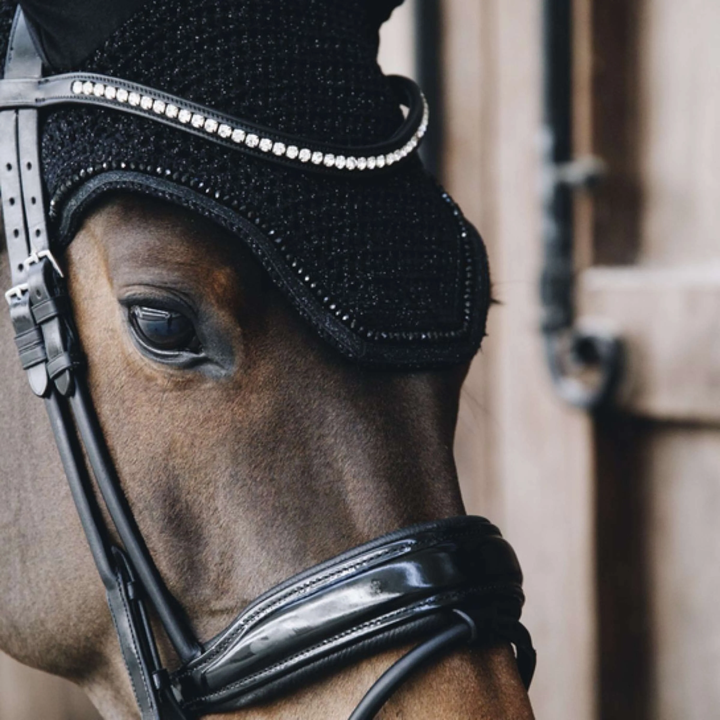 Kentucky Horsewear Copriorecchie Wellington Glitter Soundless Nero - Image 2