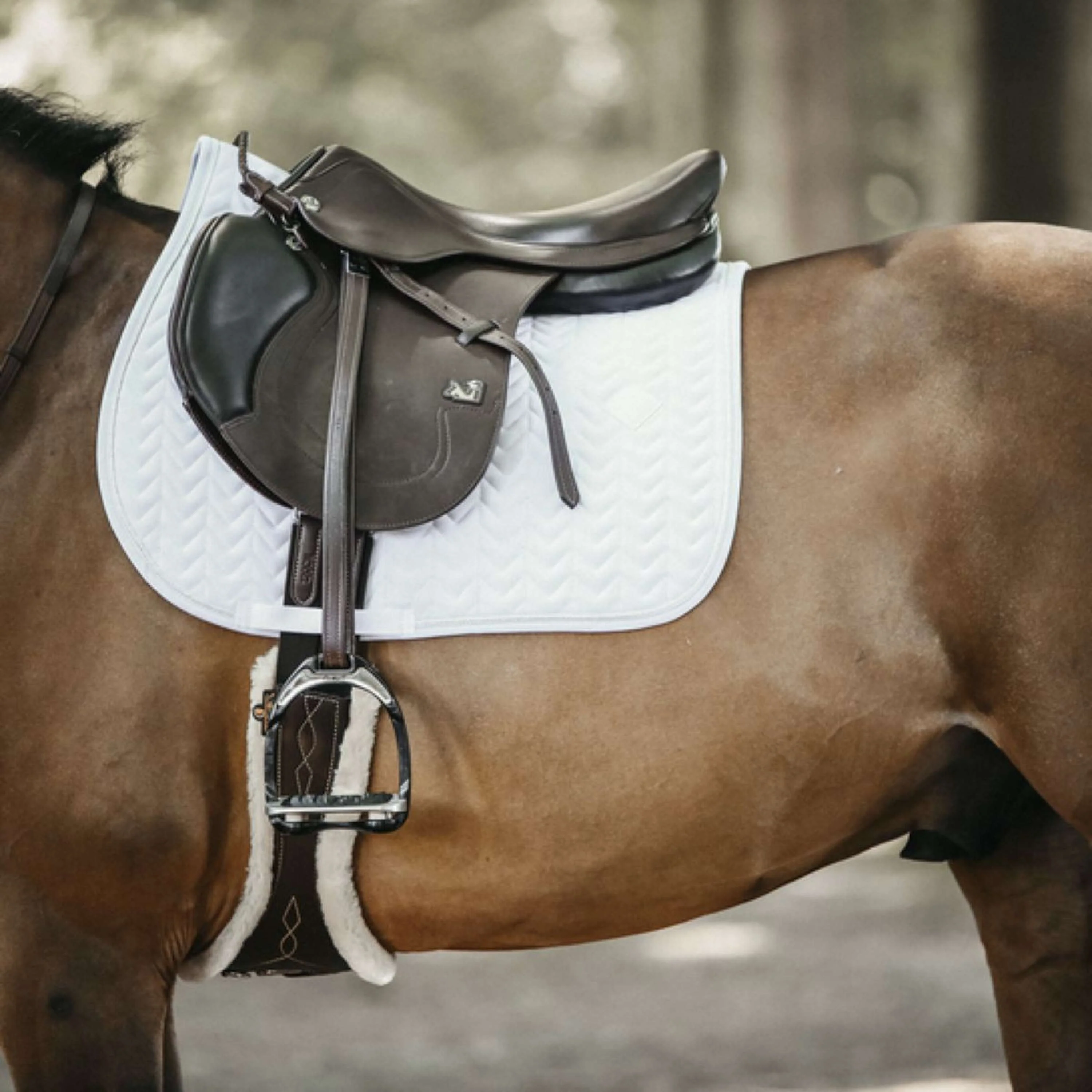 Kentucky Horsewear Sottosella da Salto Fishbone Bianco - Image 2