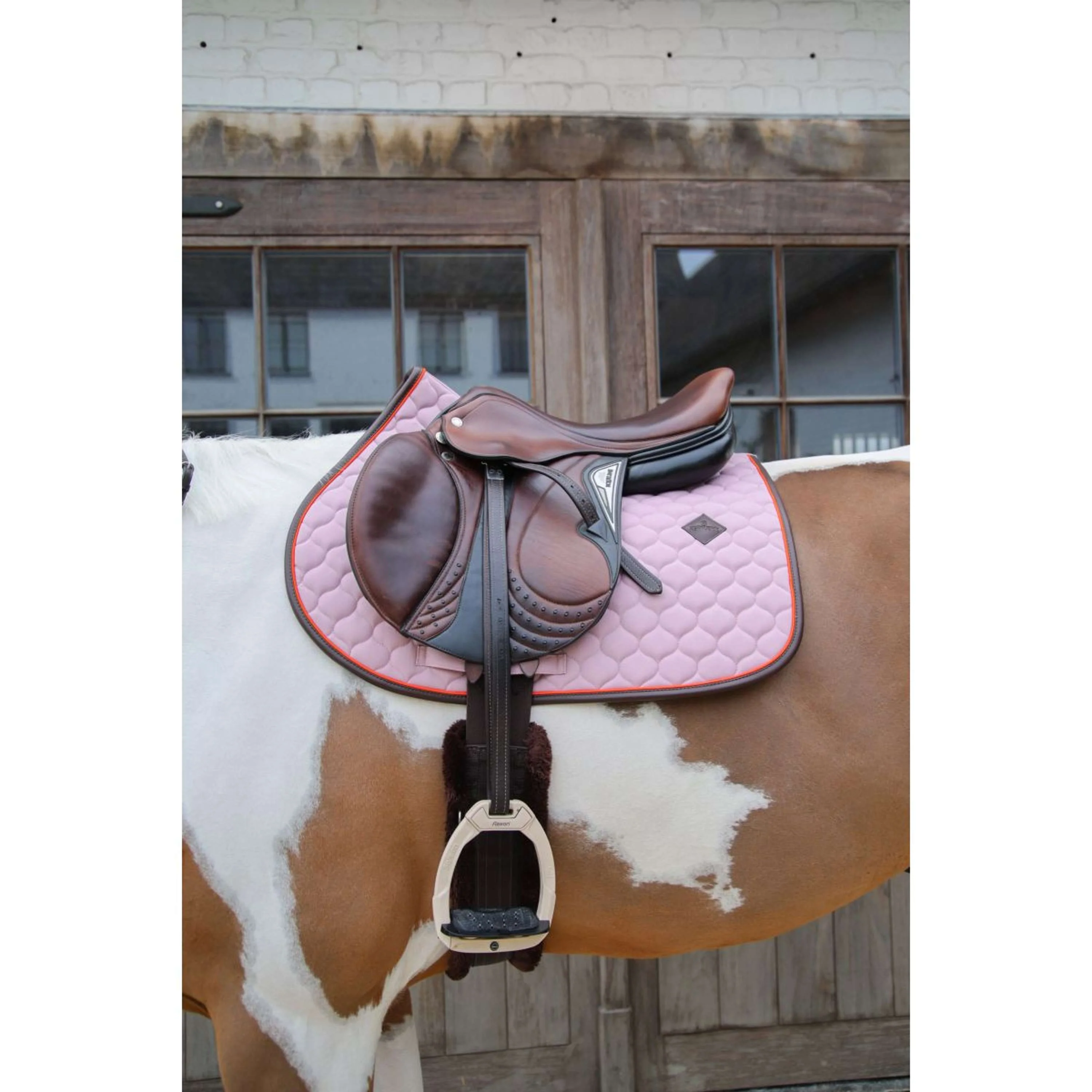 Kentucky Horsewear Sottosella Onion Quilt Leather Neon saltando Lavanda - Image 2