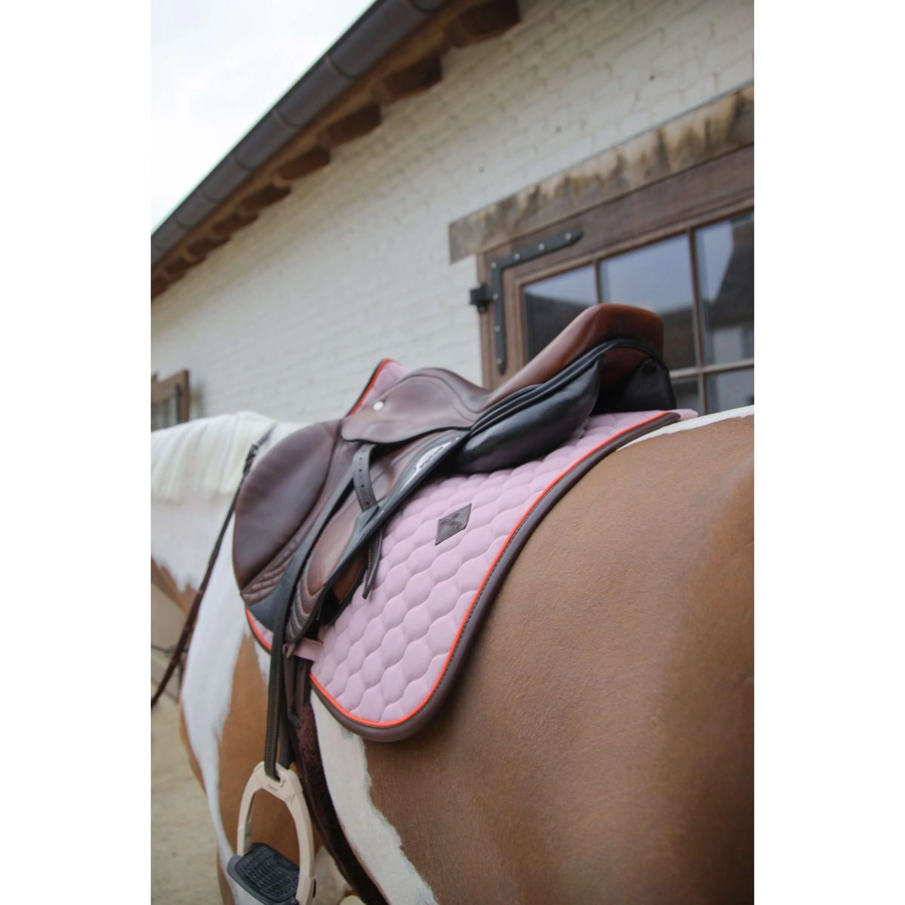 Kentucky Horsewear Sottosella Onion Quilt Leather Neon saltando Lavanda - Image 4