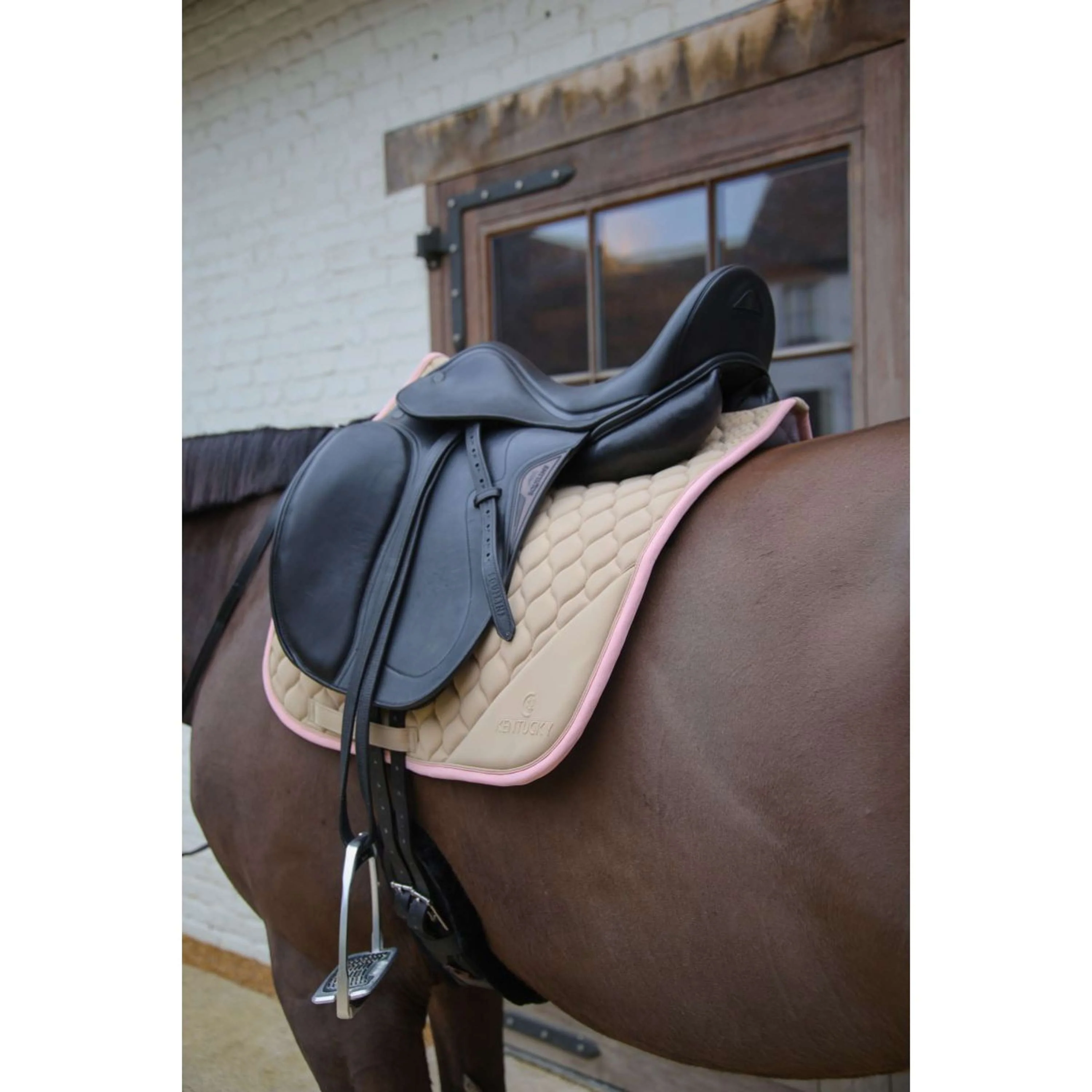 Kentucky Horsewear Sottosella Softshell Onion Quilt Dressage Beige/Rosa antico - Image 4