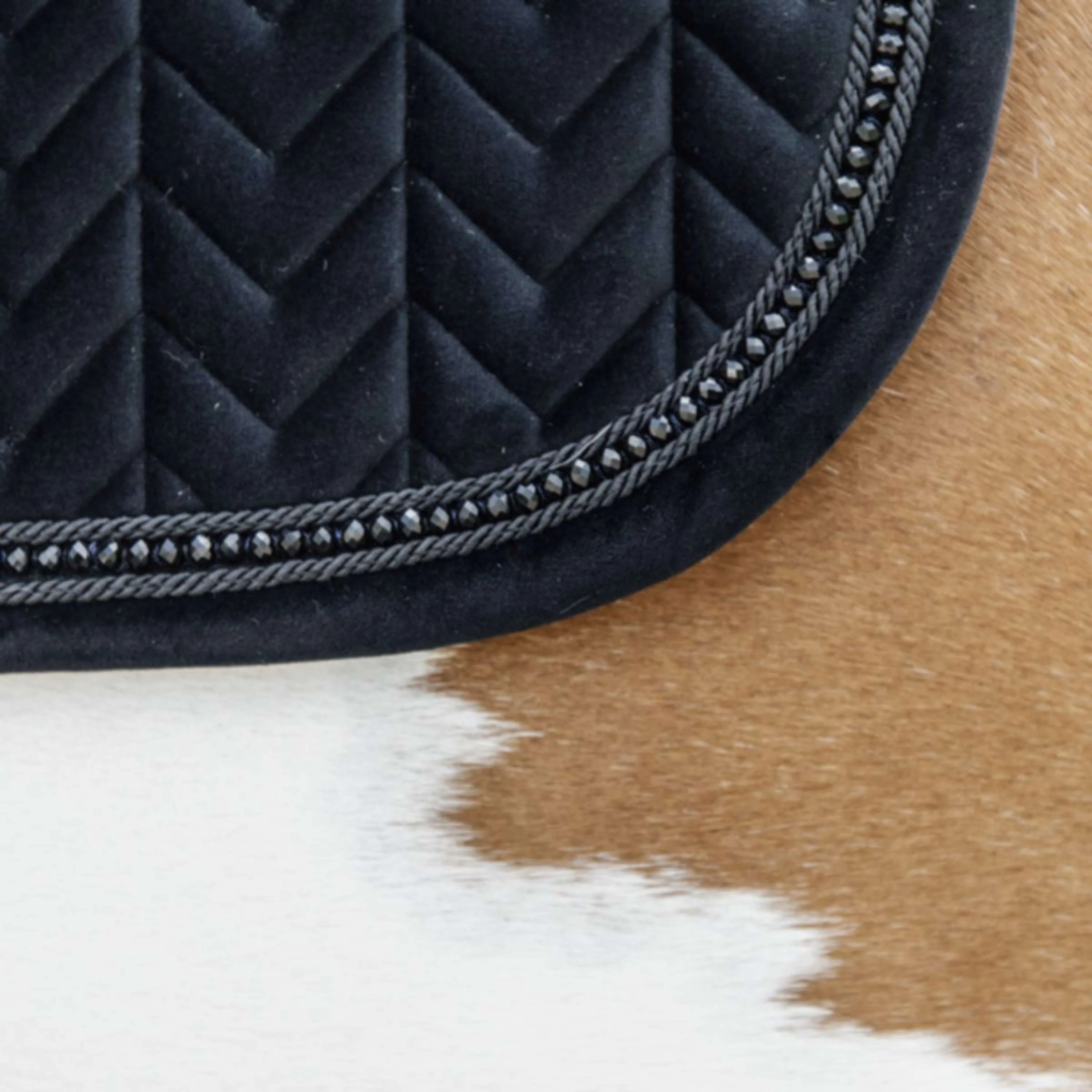 Kentucky Horsewear Sottosella Velvet Pearls Saltando Nero - Image 7