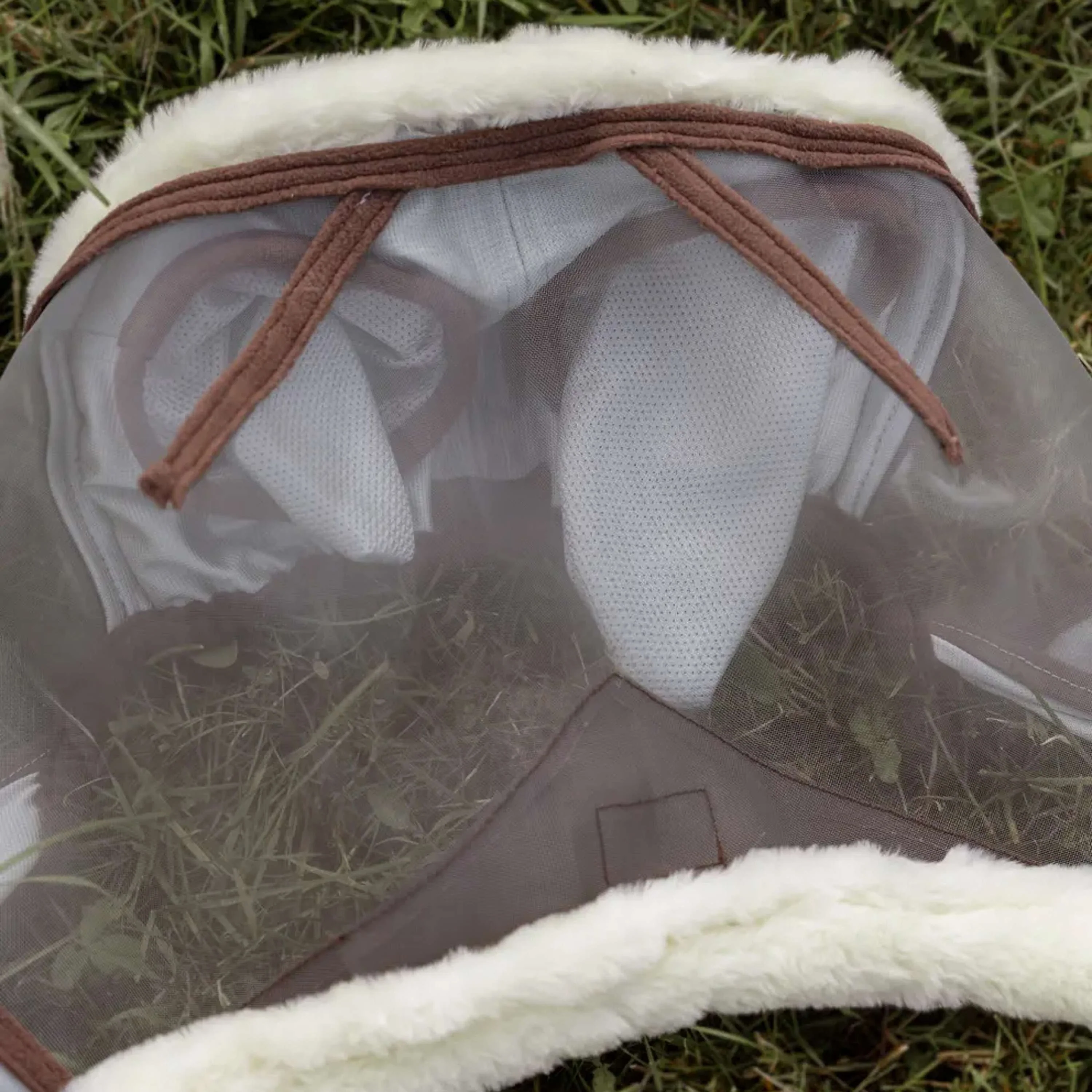 Kentucky Maschera per Mosche Skin Friendly Argento - Image 4