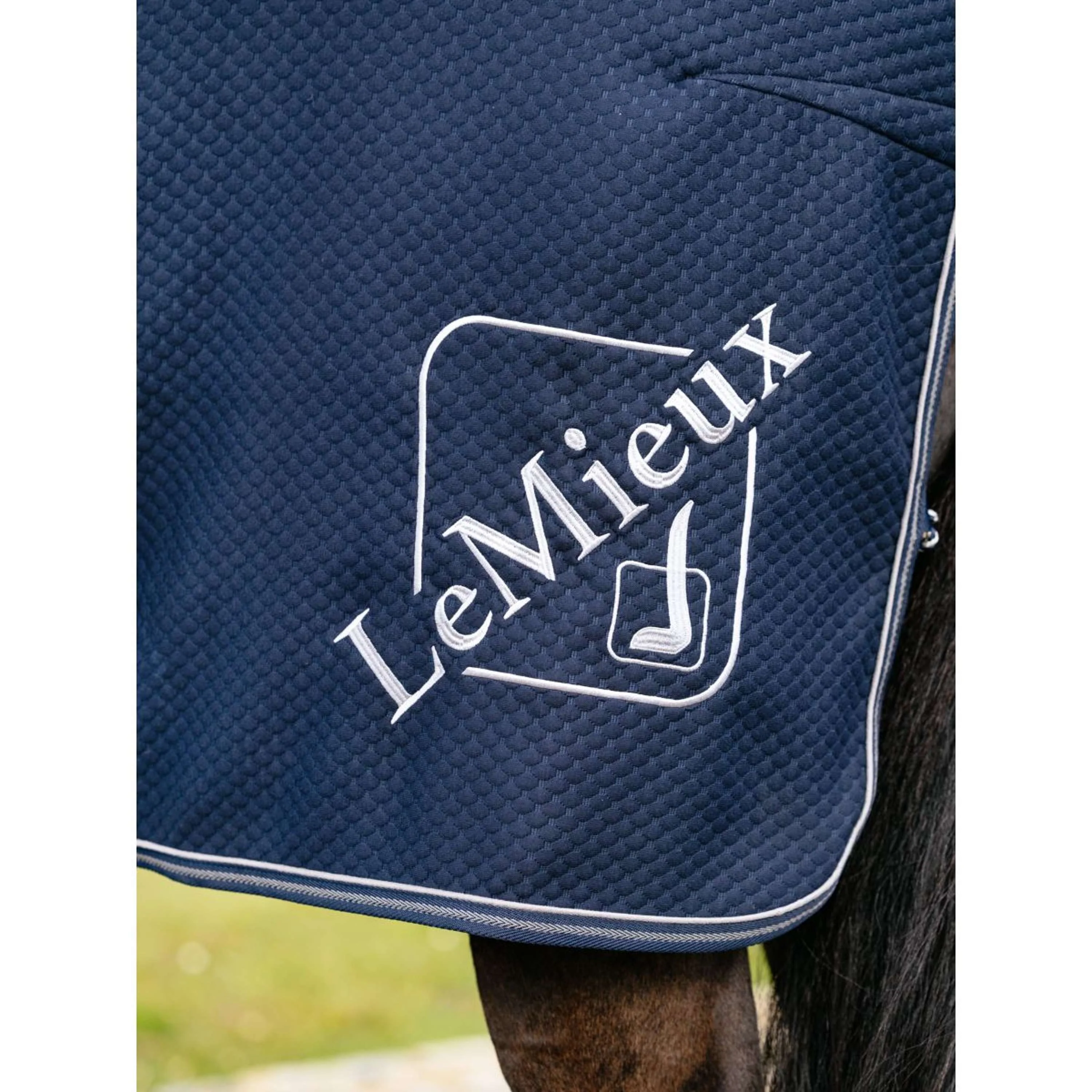 LeMieux Cooler Kudos Bamboo Navy - Image 3