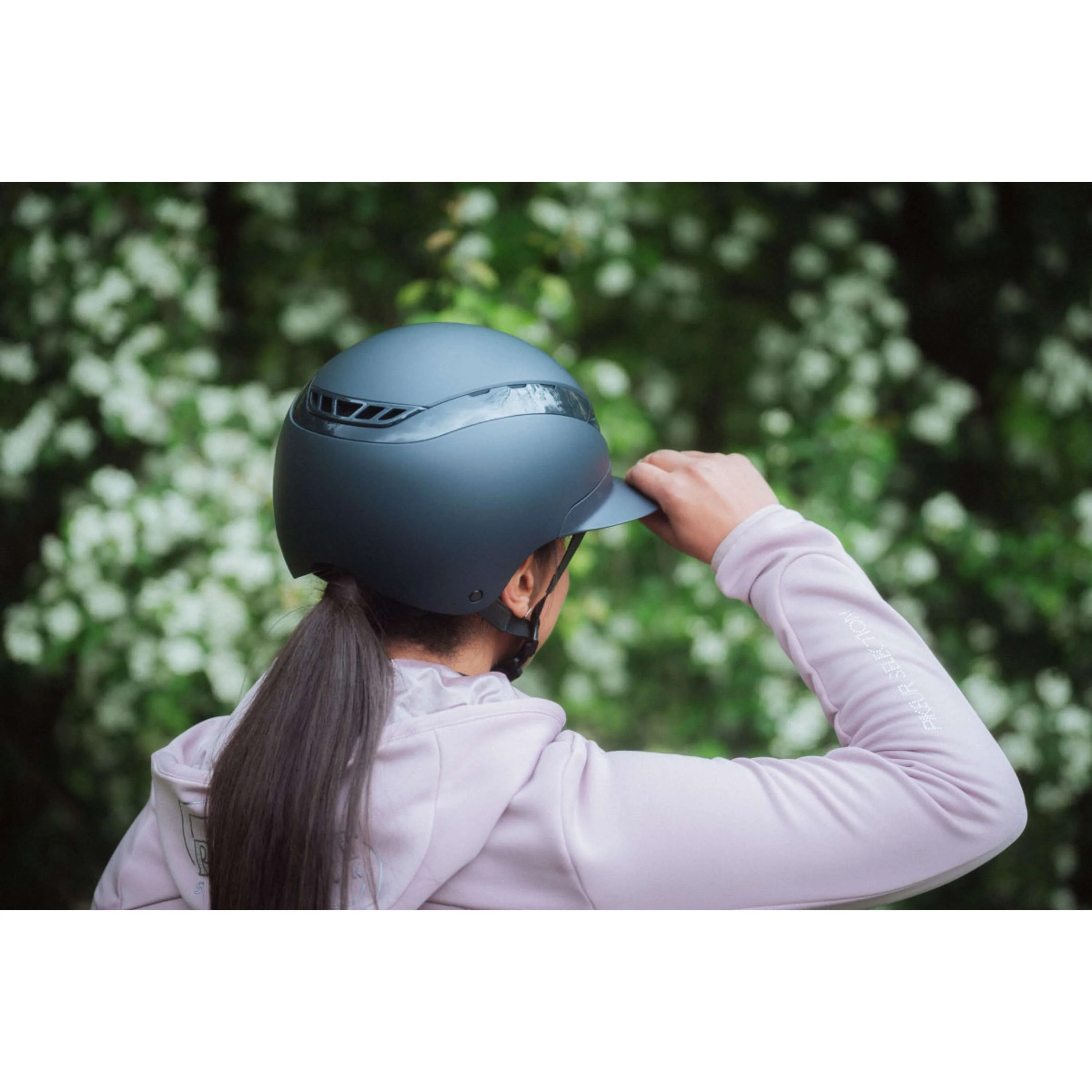 Pikeur Cappellino AirLuxe Pure Visiera lunga Midnight Blue - Image 10