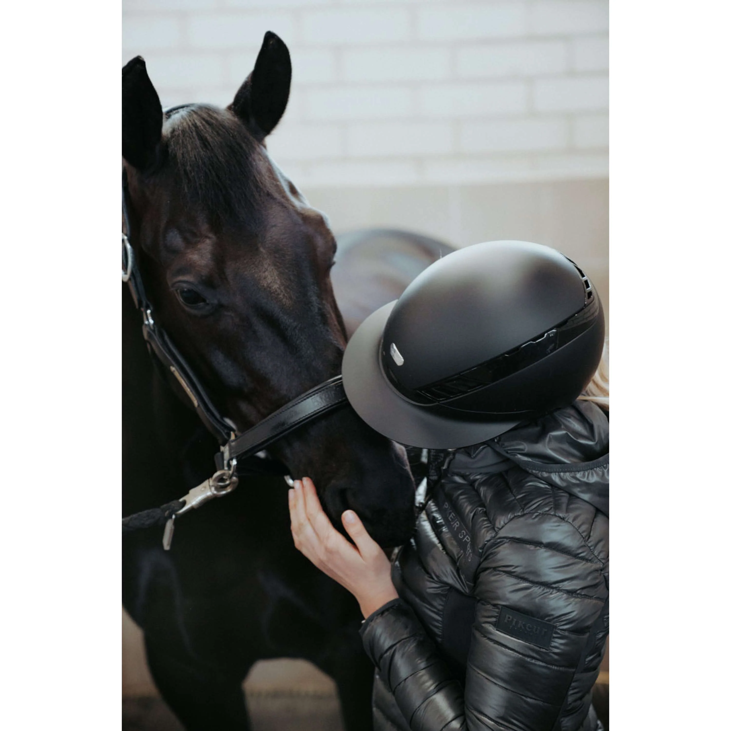 Pikeur Cappellino AirLuxe Pure Visiera lunga Nero - Image 12