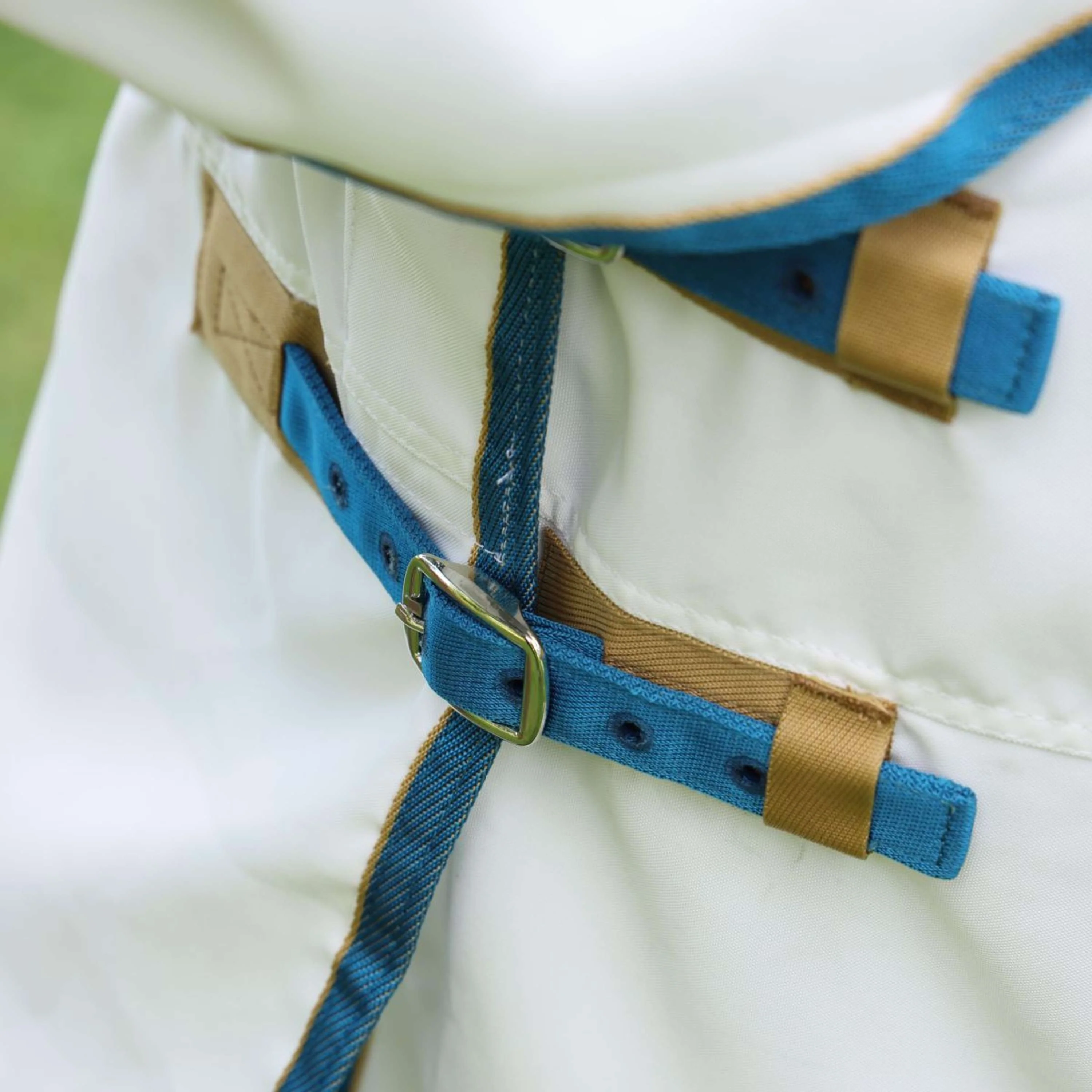 Tempest Plus by Shires Coperta per Eczema Sweet-Itch Combo Bianco/Airforce - Image 4