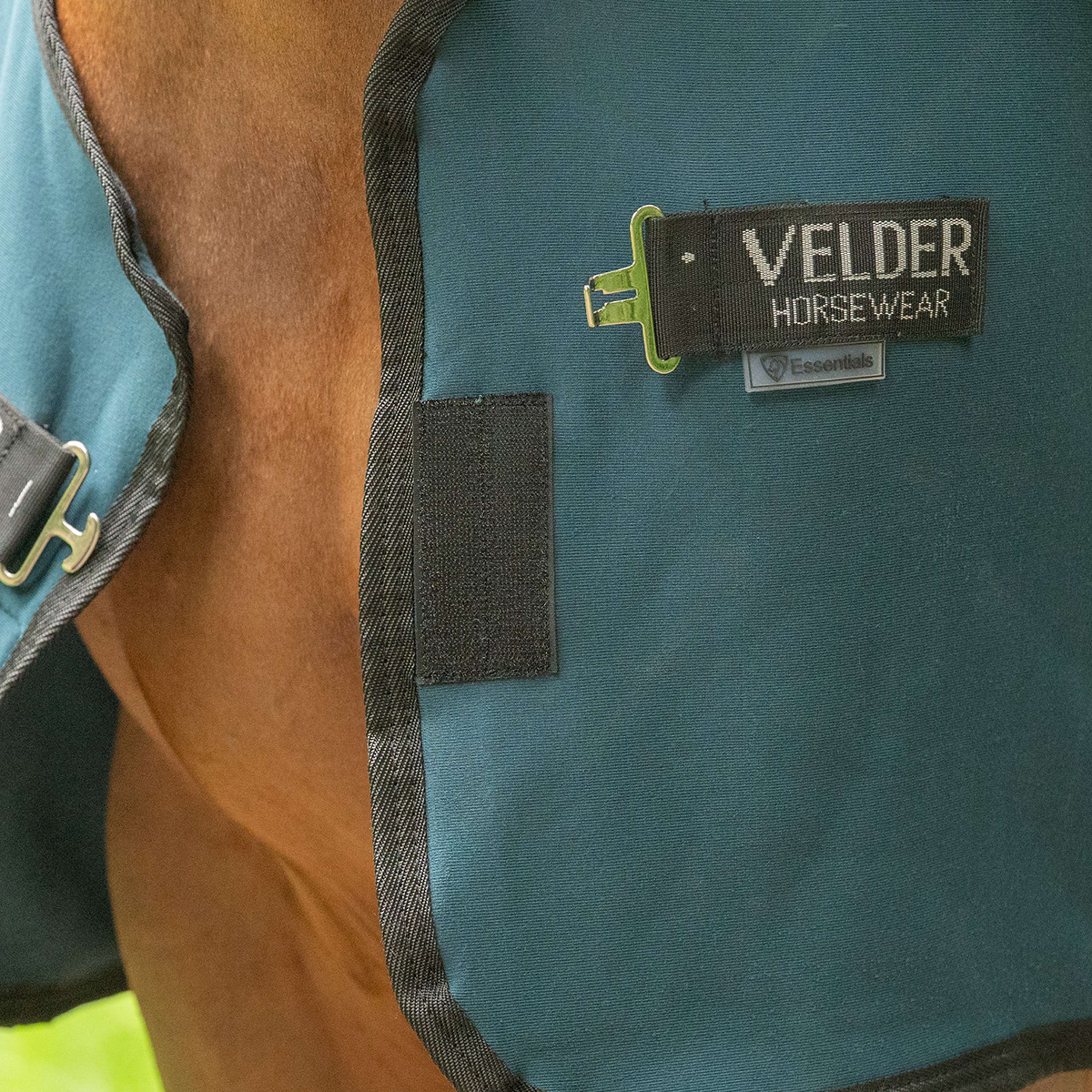 Velder Horsewear Essentials Cooler Rug Emerald Green - Image 3