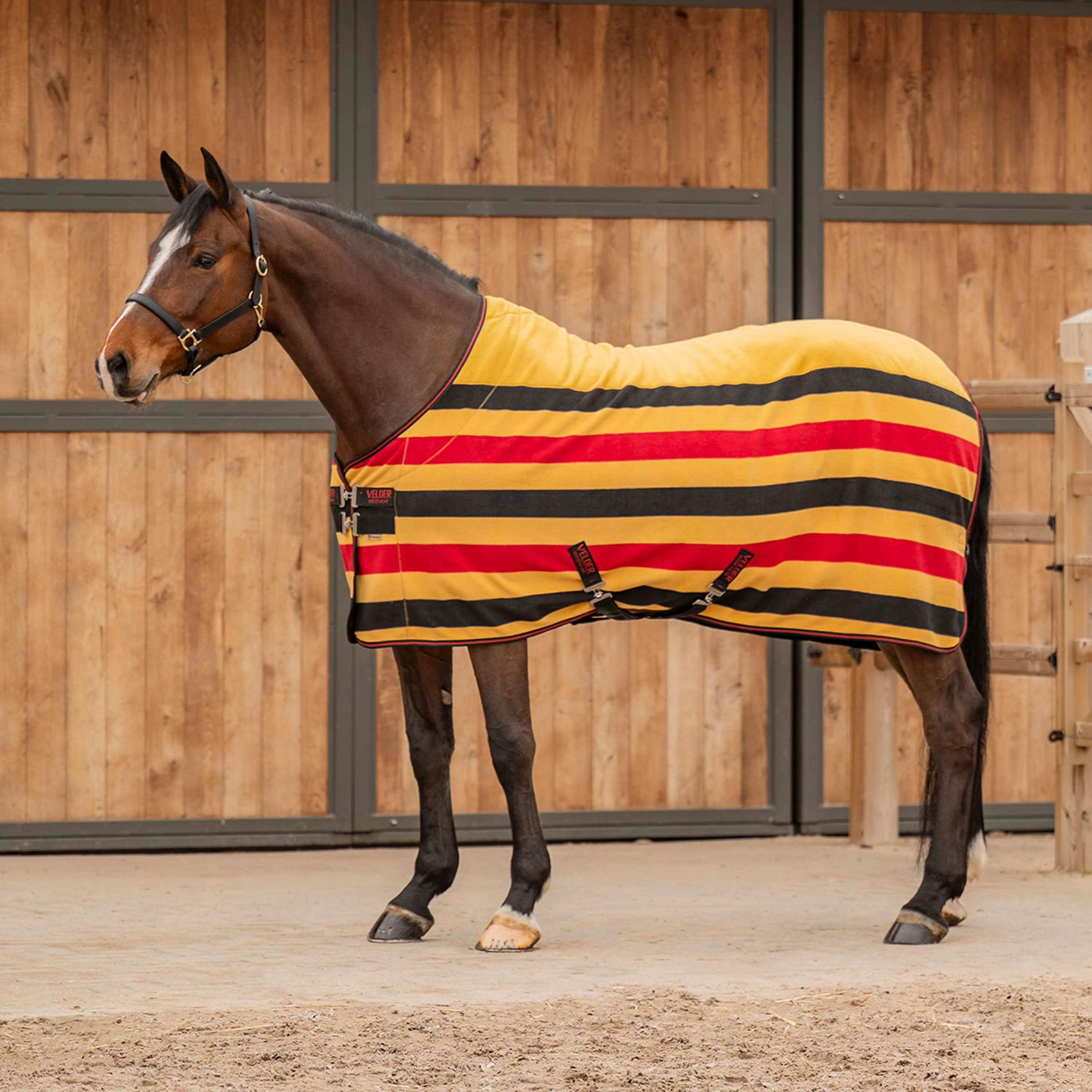 Velder Horsewear Premium Deluxe Fleece Cooler Rug Nero/Giallo