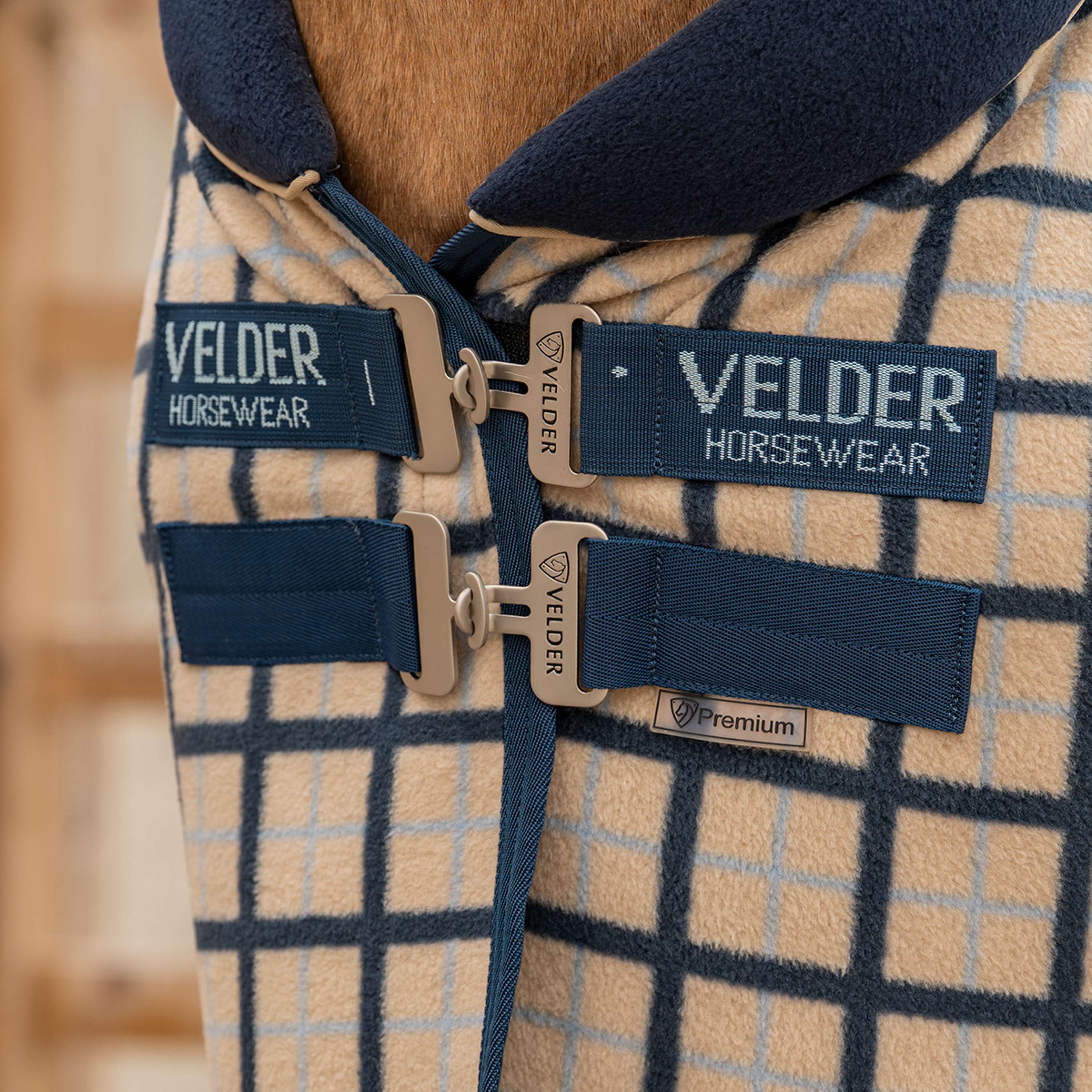 Velder Horsewear Premium Fleece Cooler with Collar Controllo della Marina - Image 2
