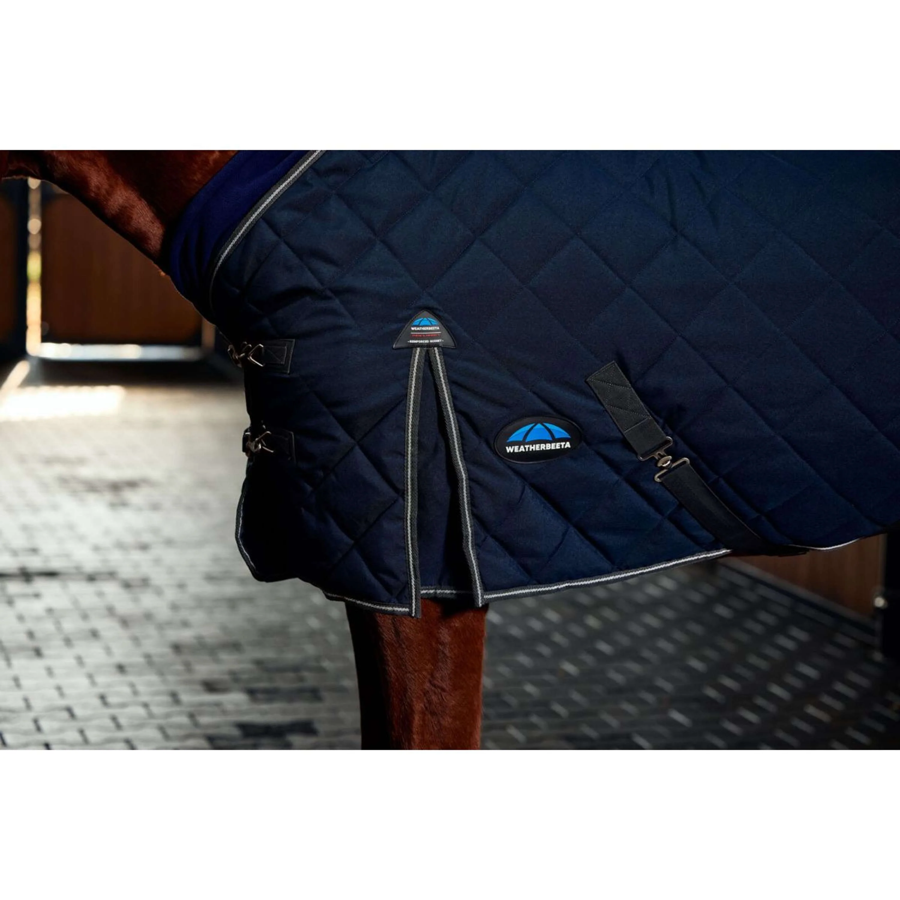 WeatherBeeta Coperta da scuderia ComFiTec 100D Diamond Quilt Detach-A-Neck 220 g Blu marino/Carbone - Image 4